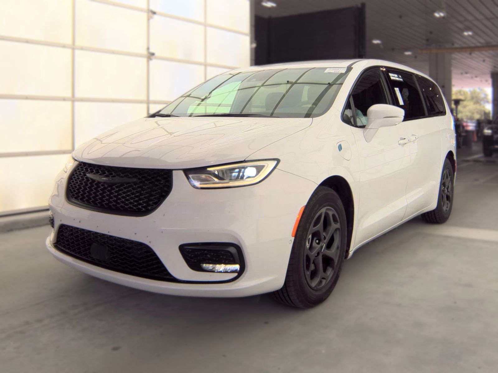 2022 Chrysler Pacifica Hybrid Touring L FWD