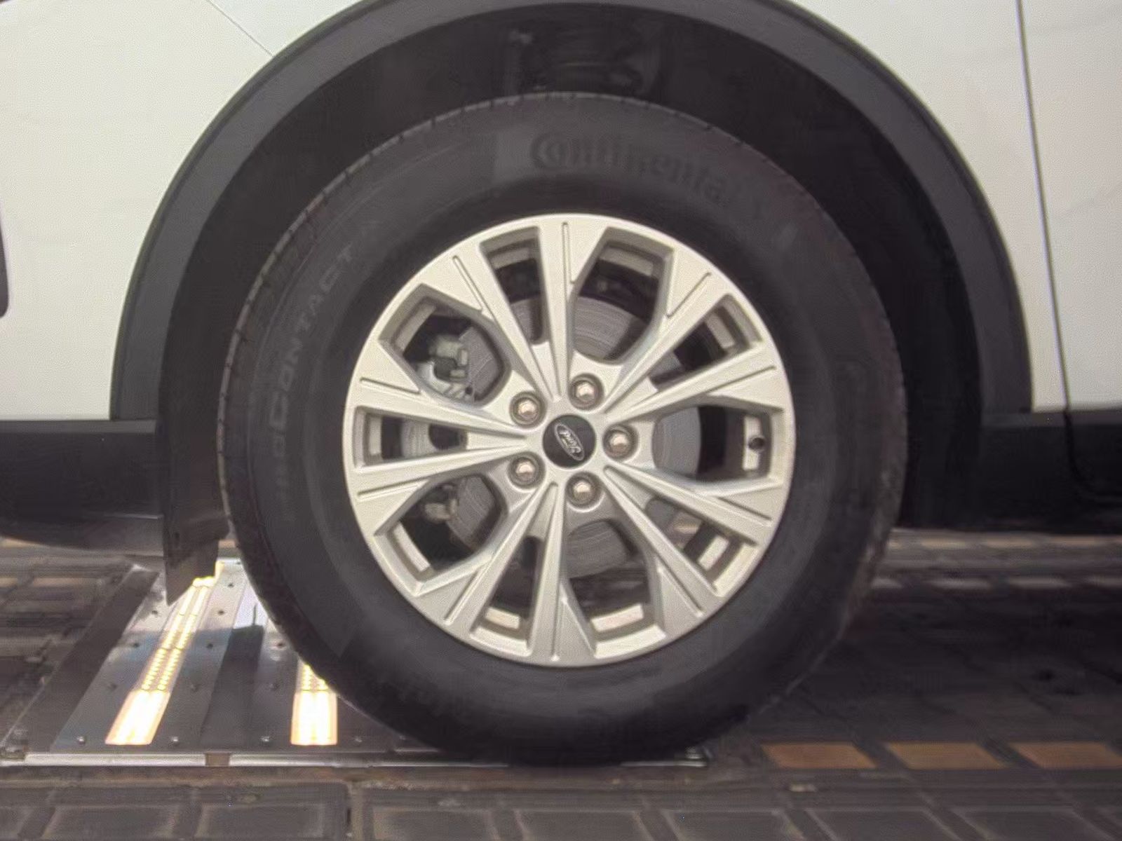 FORD ESCAPE - 10