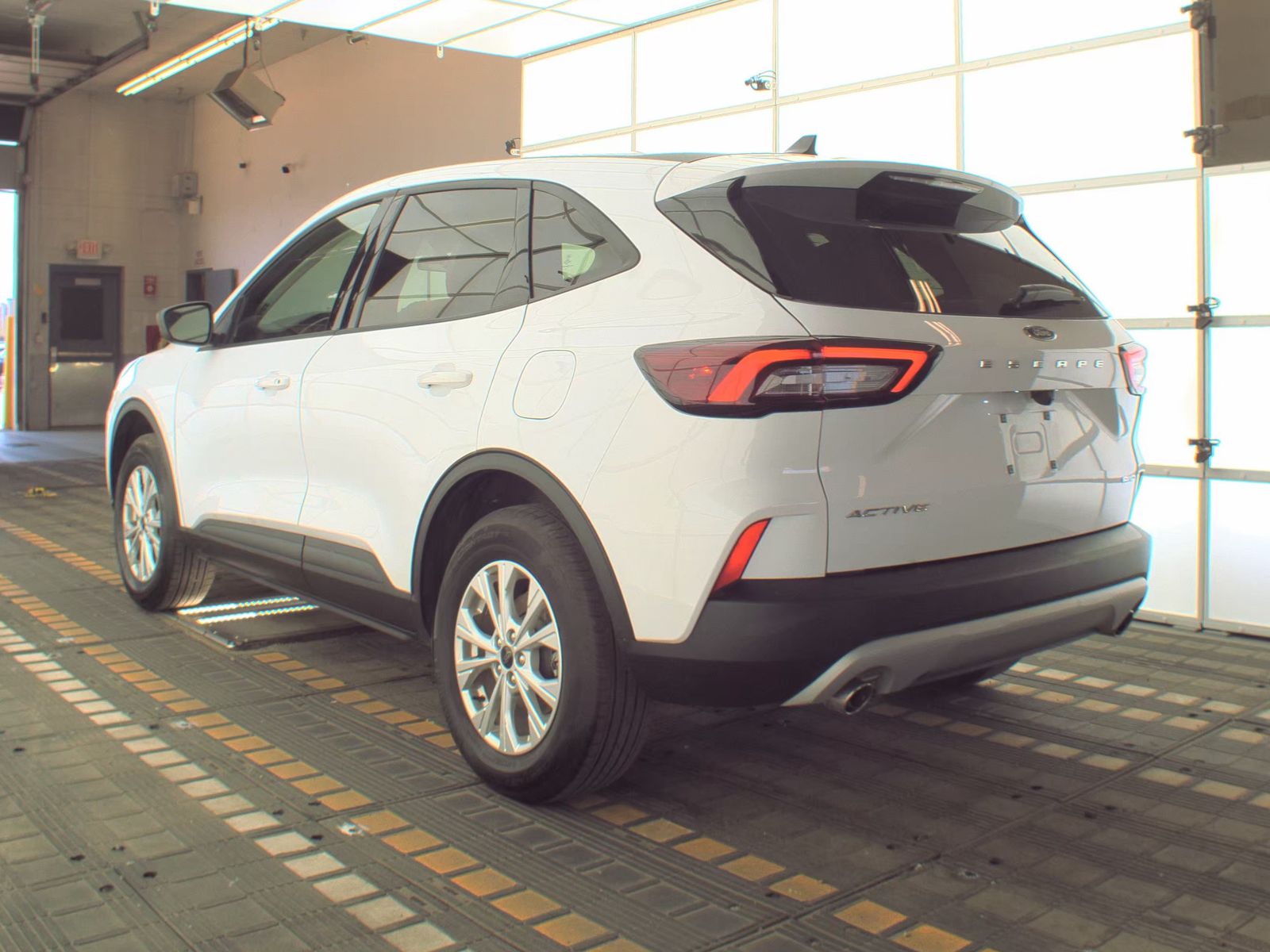 FORD ESCAPE - 9
