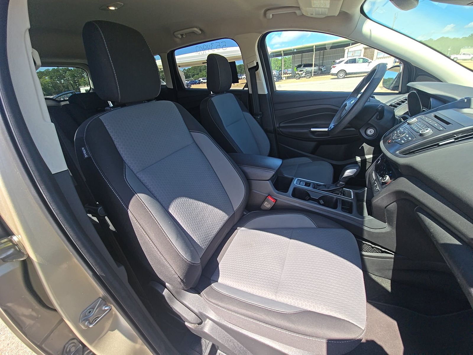 FORD ESCAPE - 9