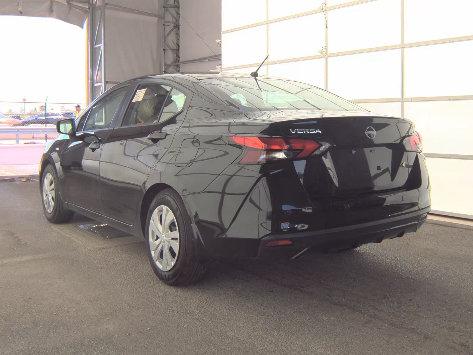 NISSAN VERSA - 9