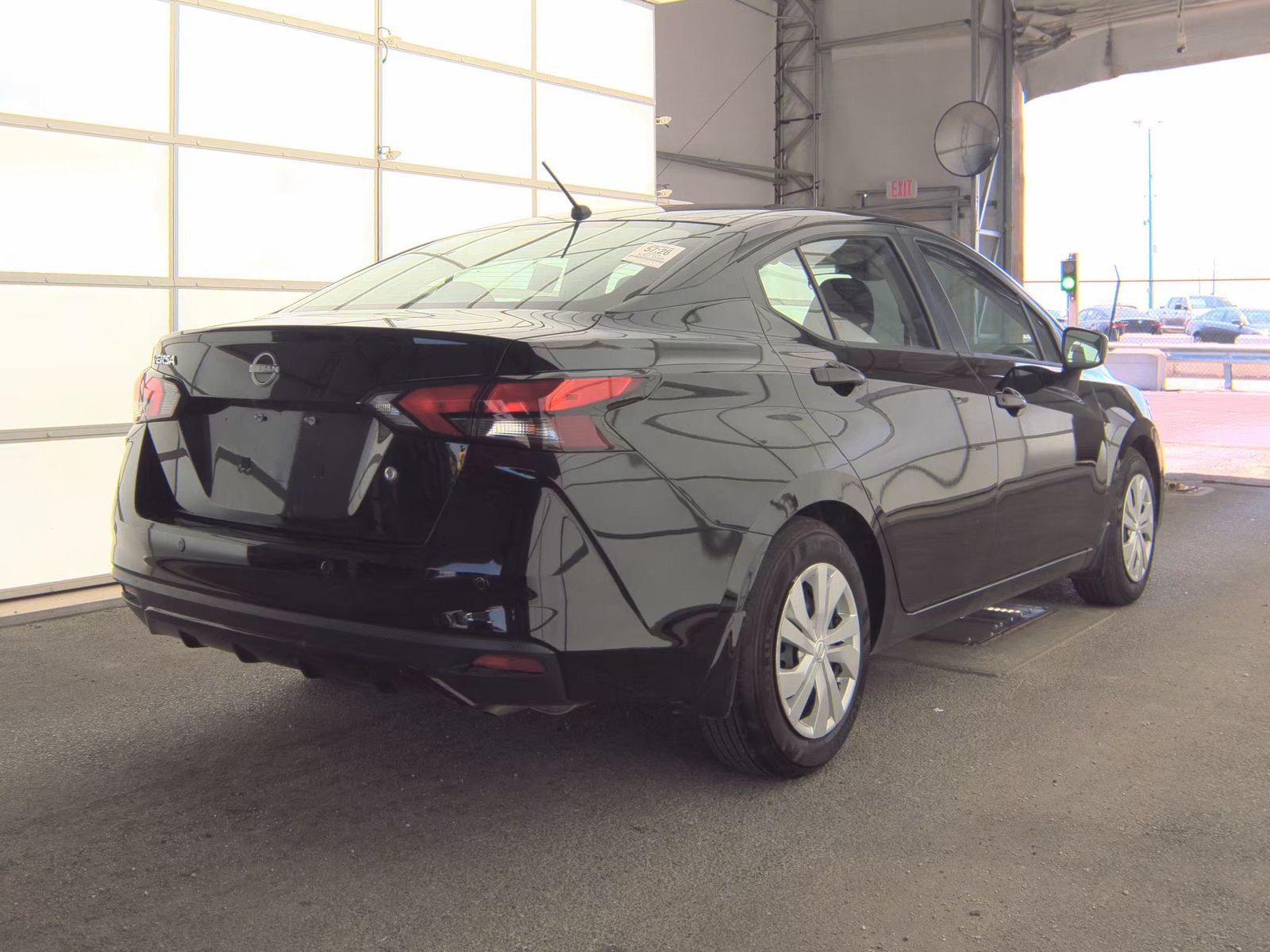 NISSAN VERSA - 6