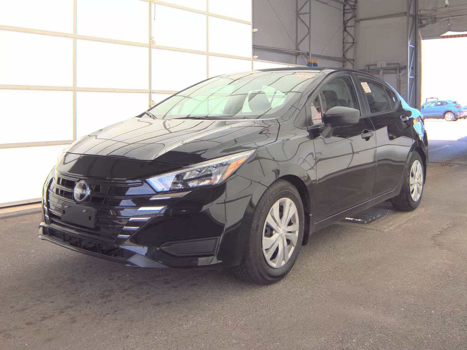 NISSAN VERSA - 1