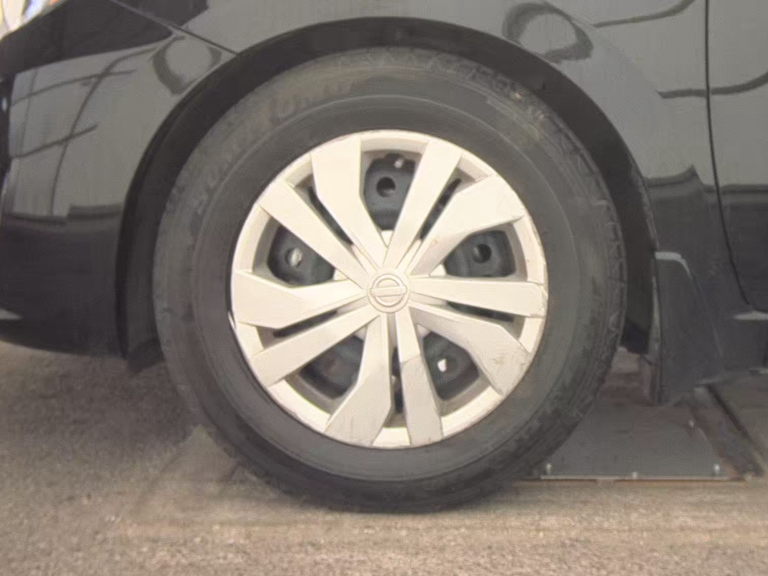 NISSAN VERSA - 10