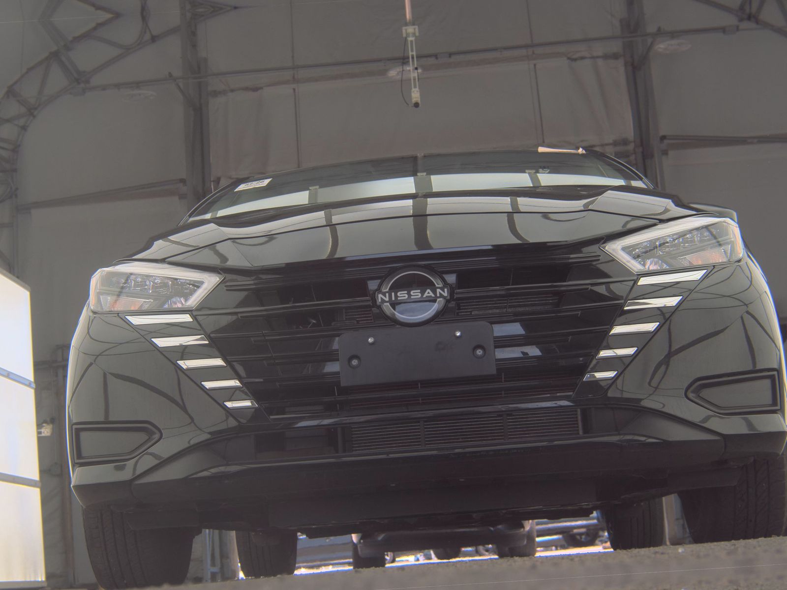 NISSAN VERSA - 4