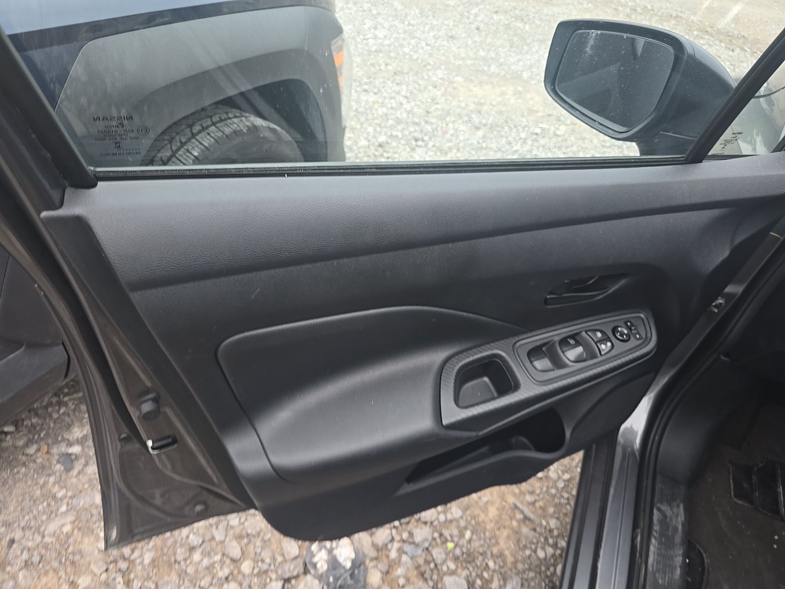 NISSAN VERSA - 10