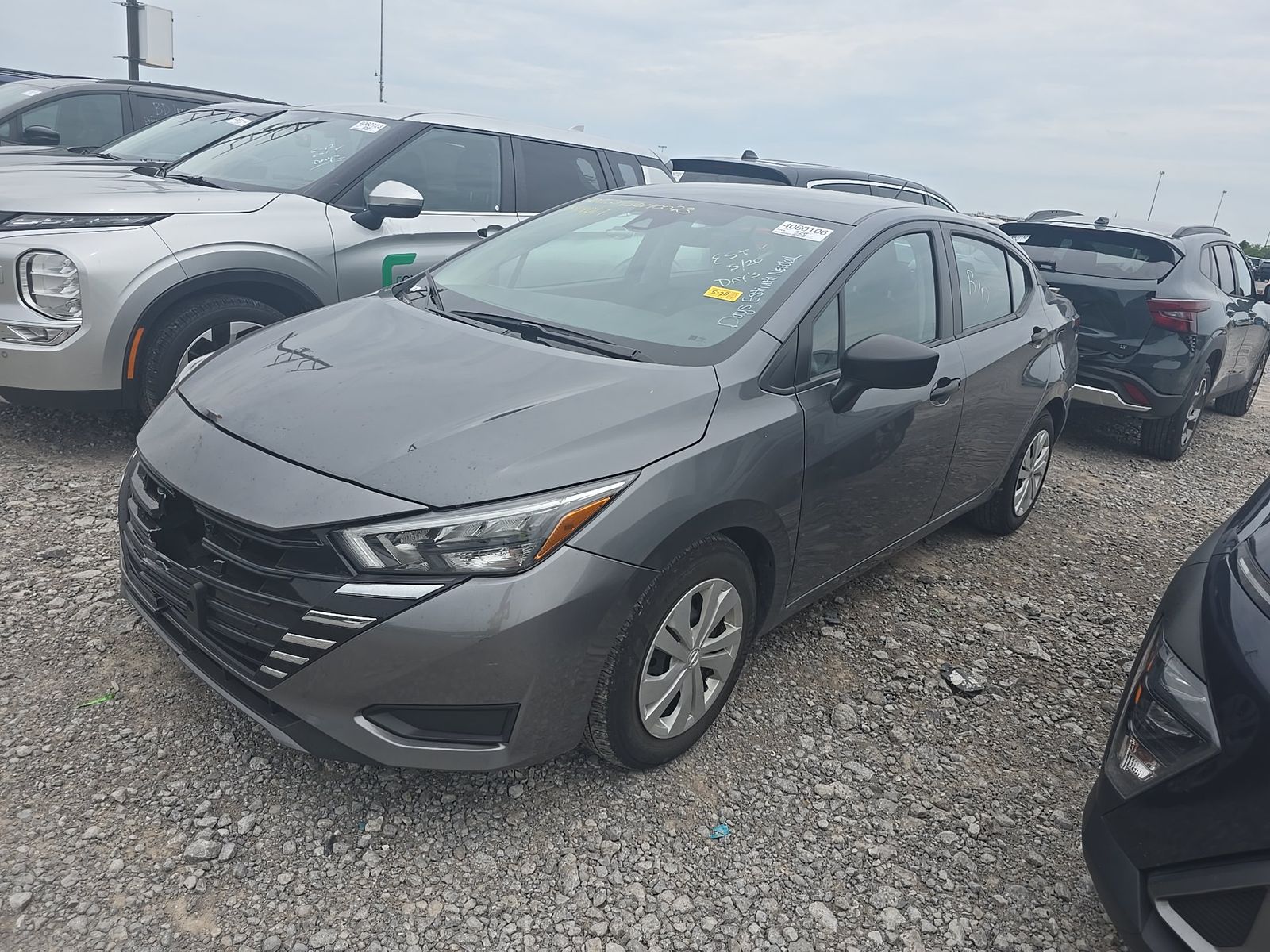 NISSAN VERSA - 1