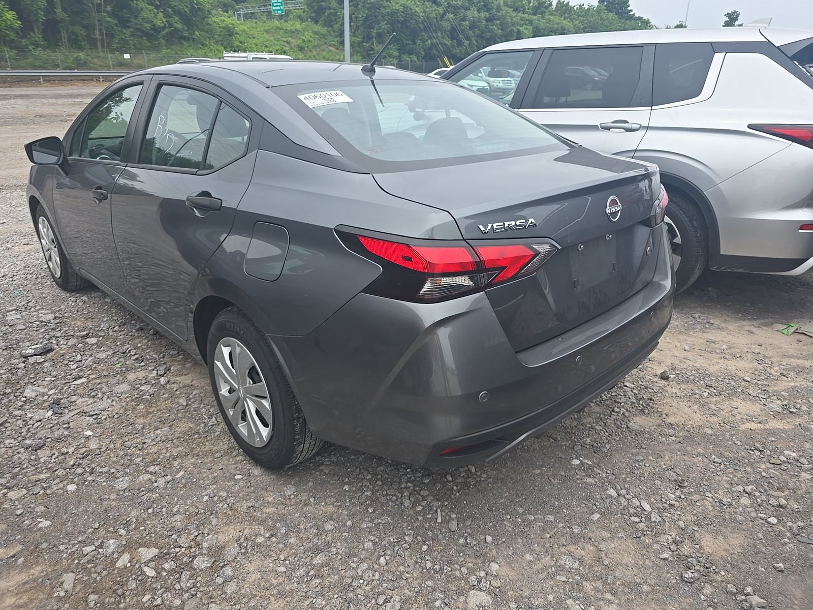 NISSAN VERSA - 7