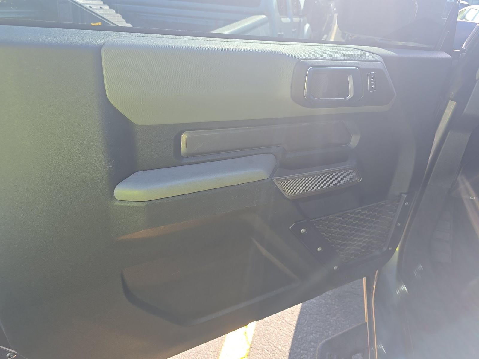 FORD BRONCO - 10