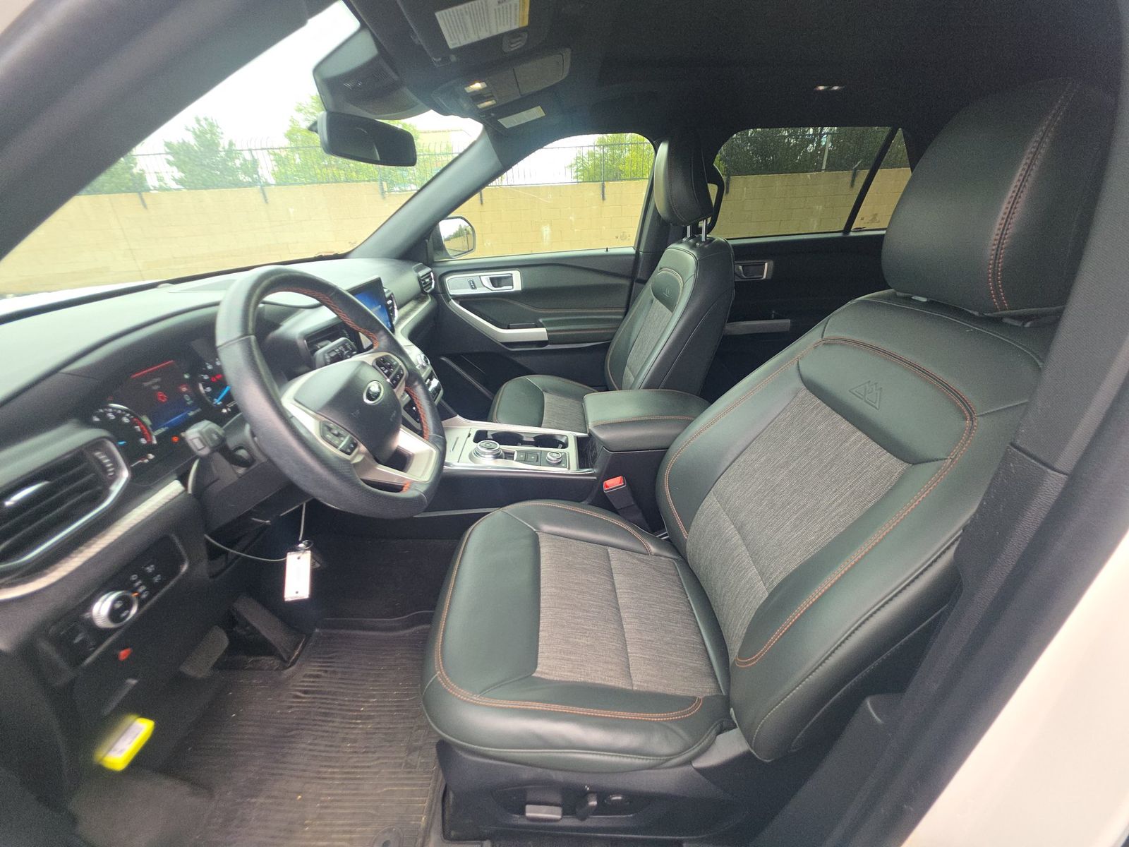 FORD EXPLORER - 8