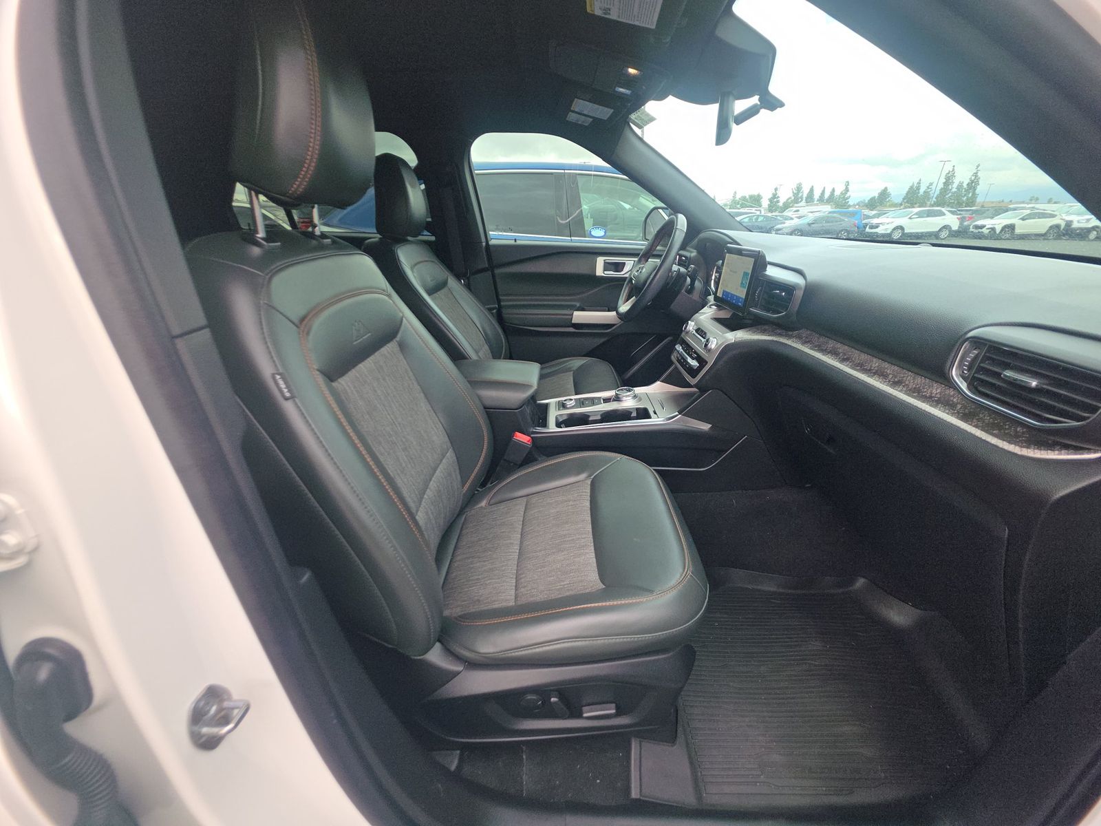 FORD EXPLORER - 9