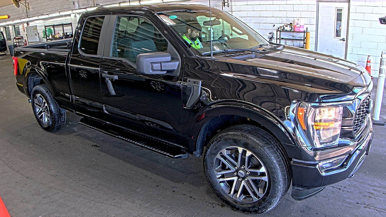 FORD F-150 - 4