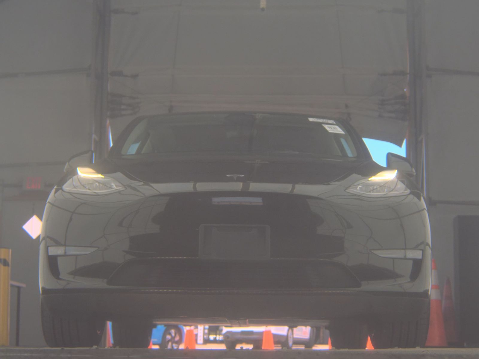 TESLA MODEL Y - 4