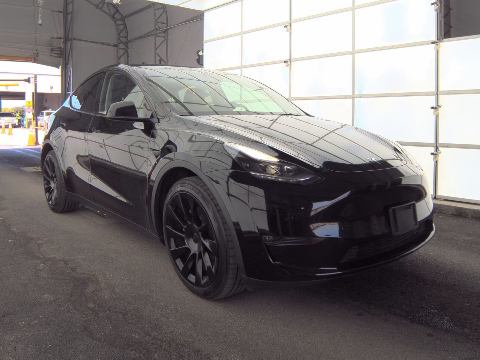 TESLA MODEL Y - 5