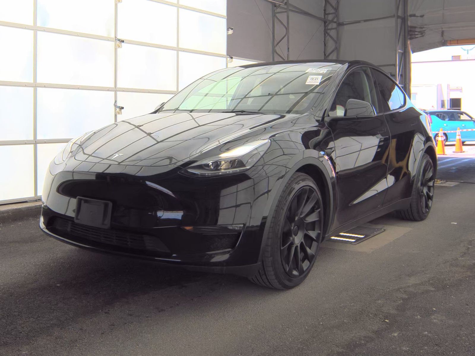 TESLA MODEL Y - 1