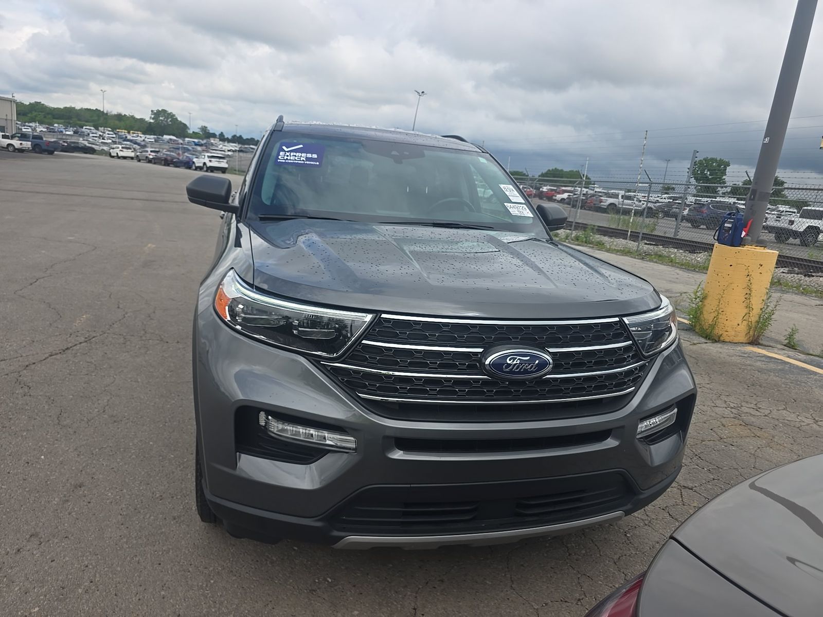 FORD EXPLORER - 3