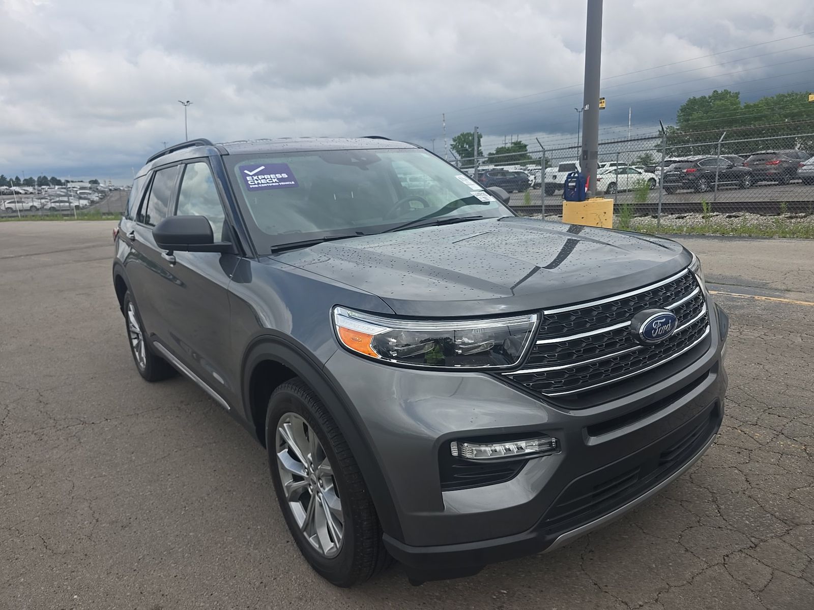 FORD EXPLORER - 4