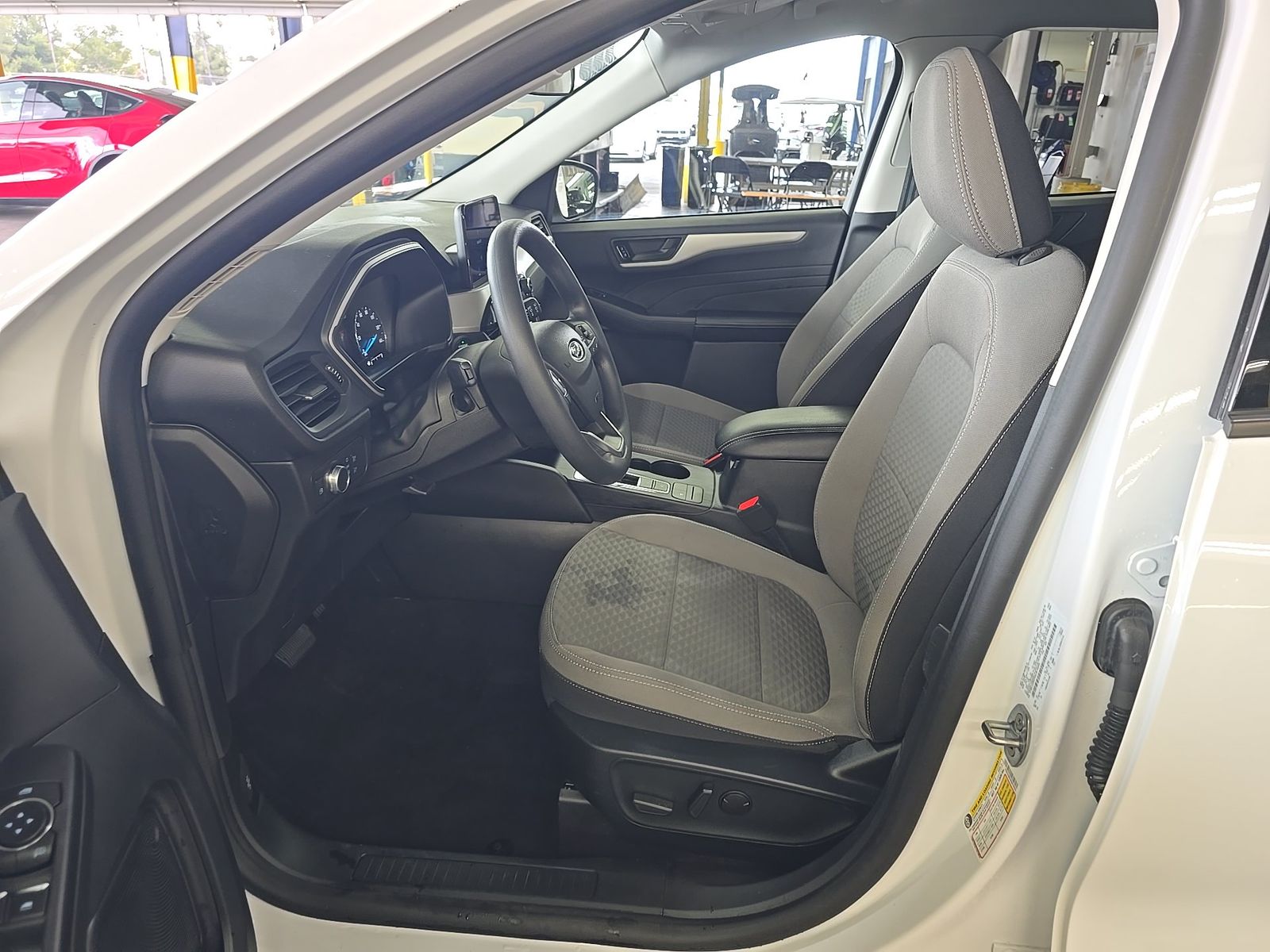 FORD ESCAPE - 8