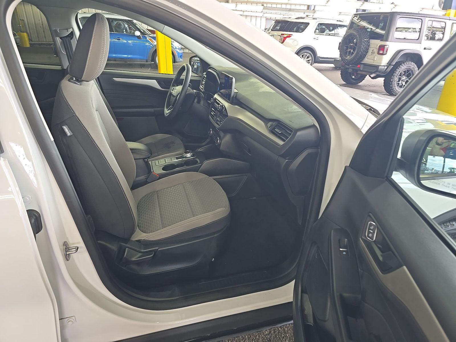 FORD ESCAPE - 9