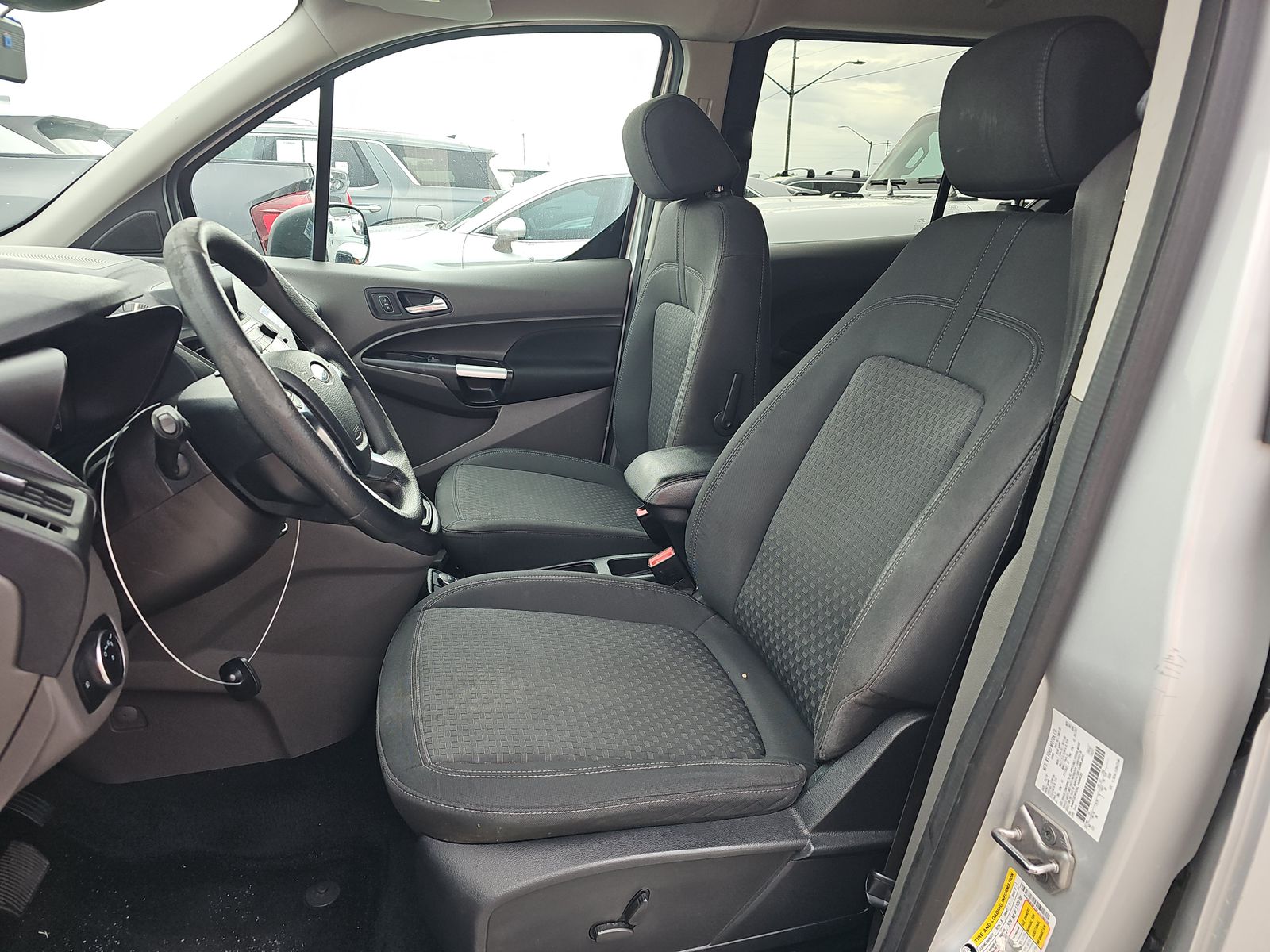 FORD TRANSIT CONNECT - 8