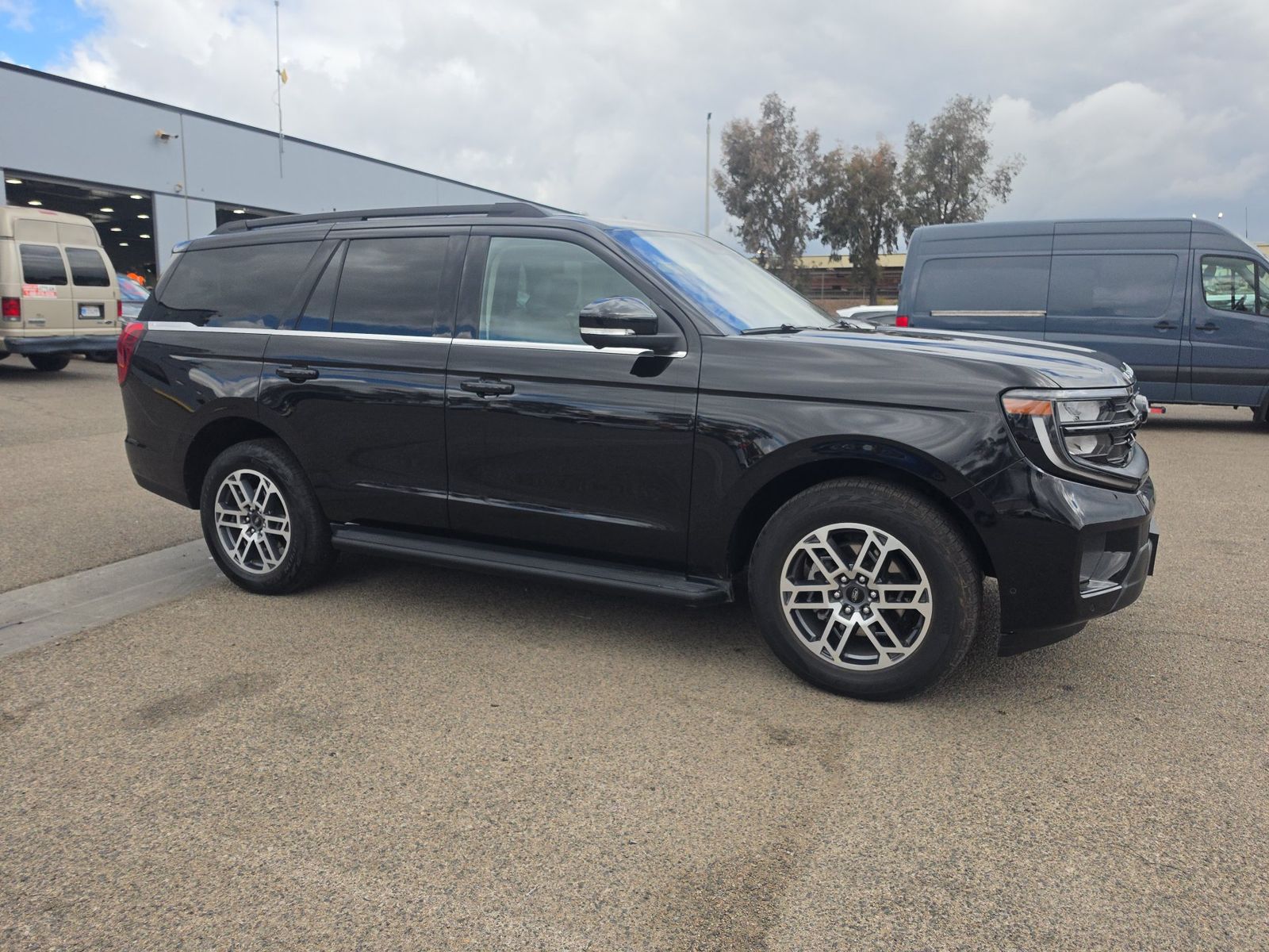 FORD EXPEDITION - 4