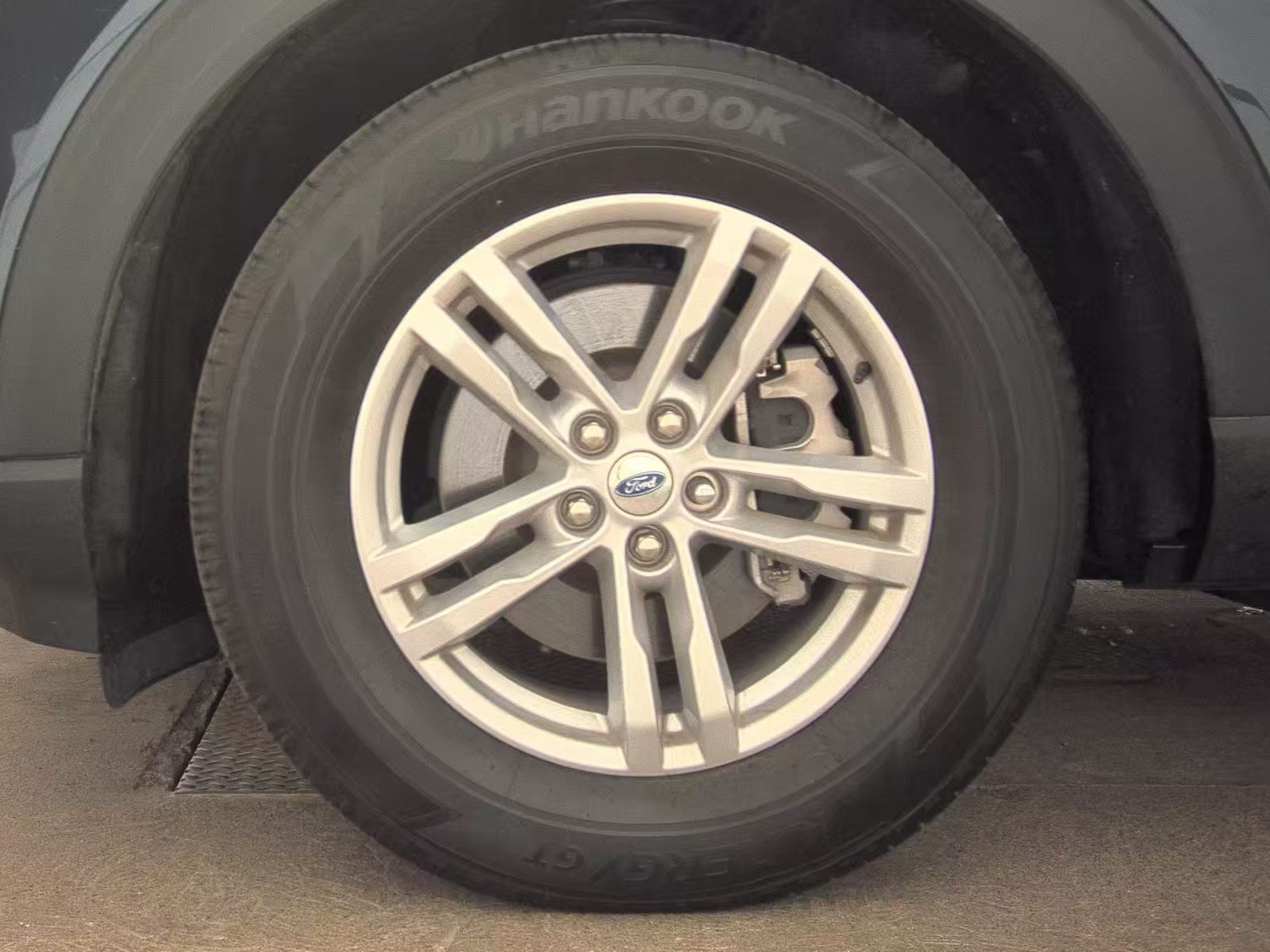 FORD EXPLORER - 10