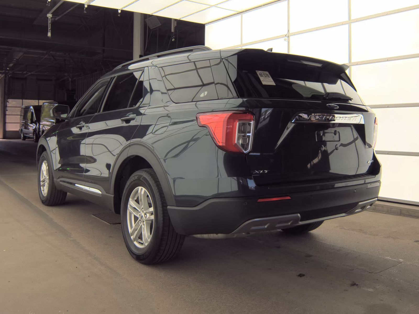 FORD EXPLORER - 9