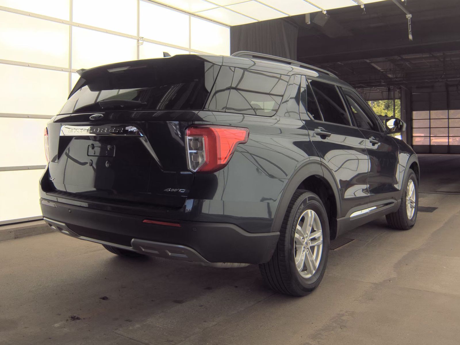 FORD EXPLORER - 6