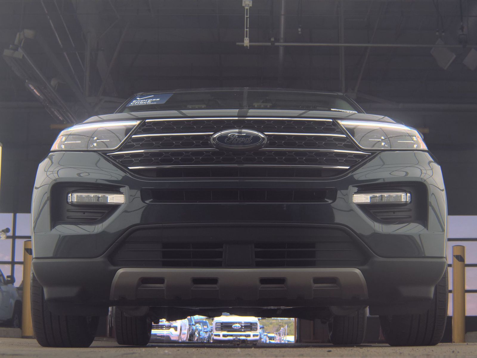 FORD EXPLORER - 4