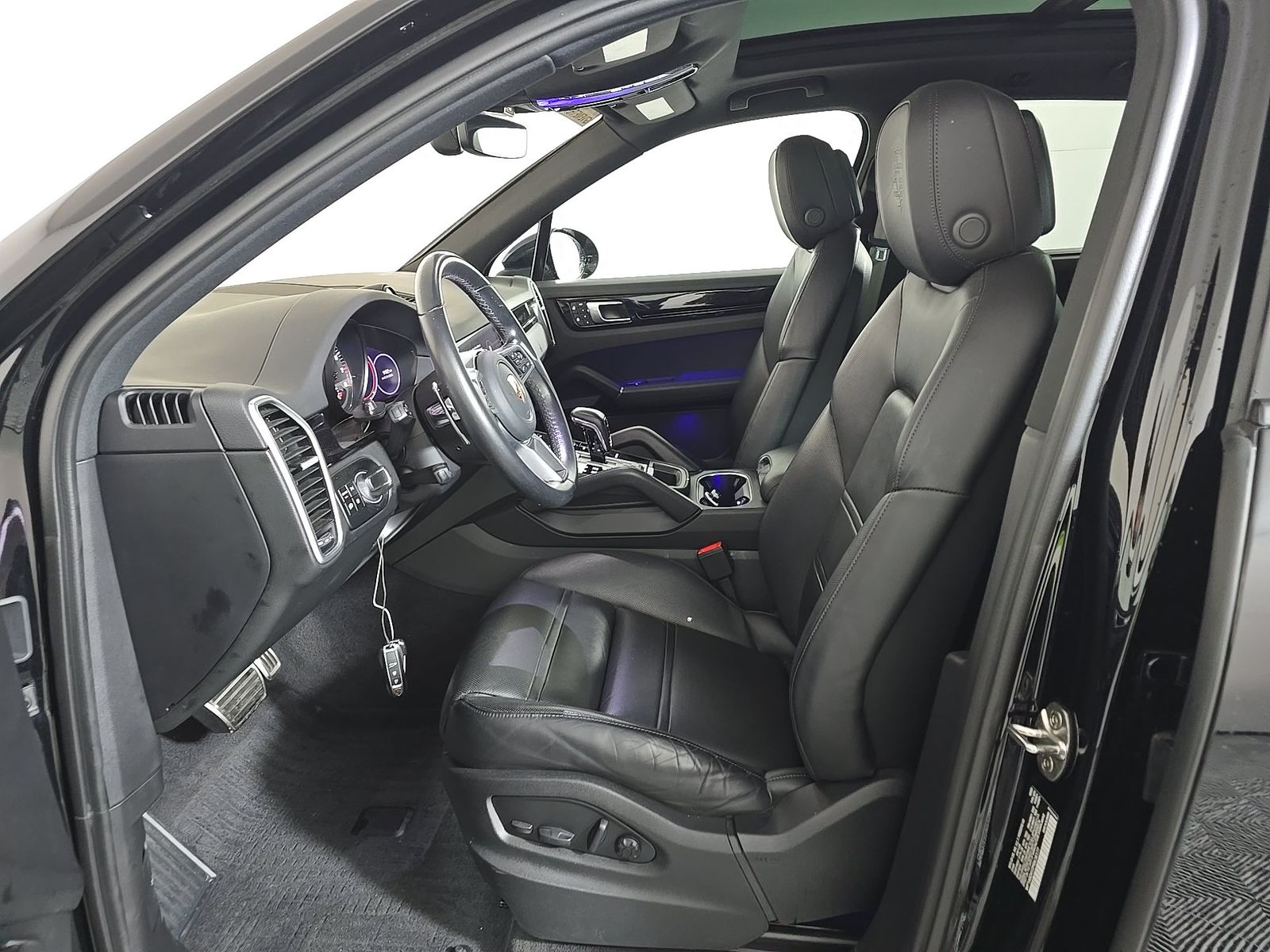 PORSCHE CAYENNE - 8
