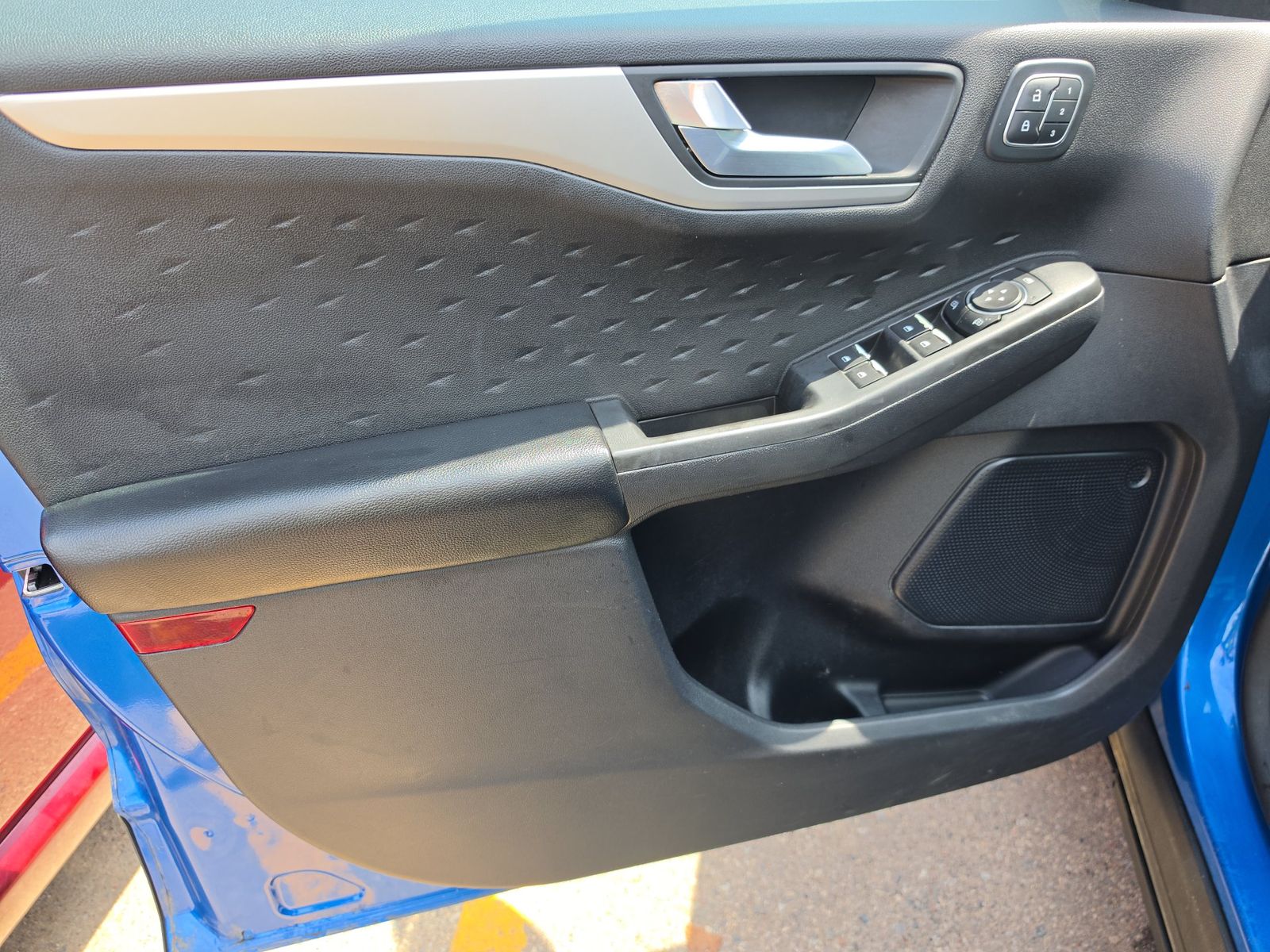 FORD ESCAPE - 4