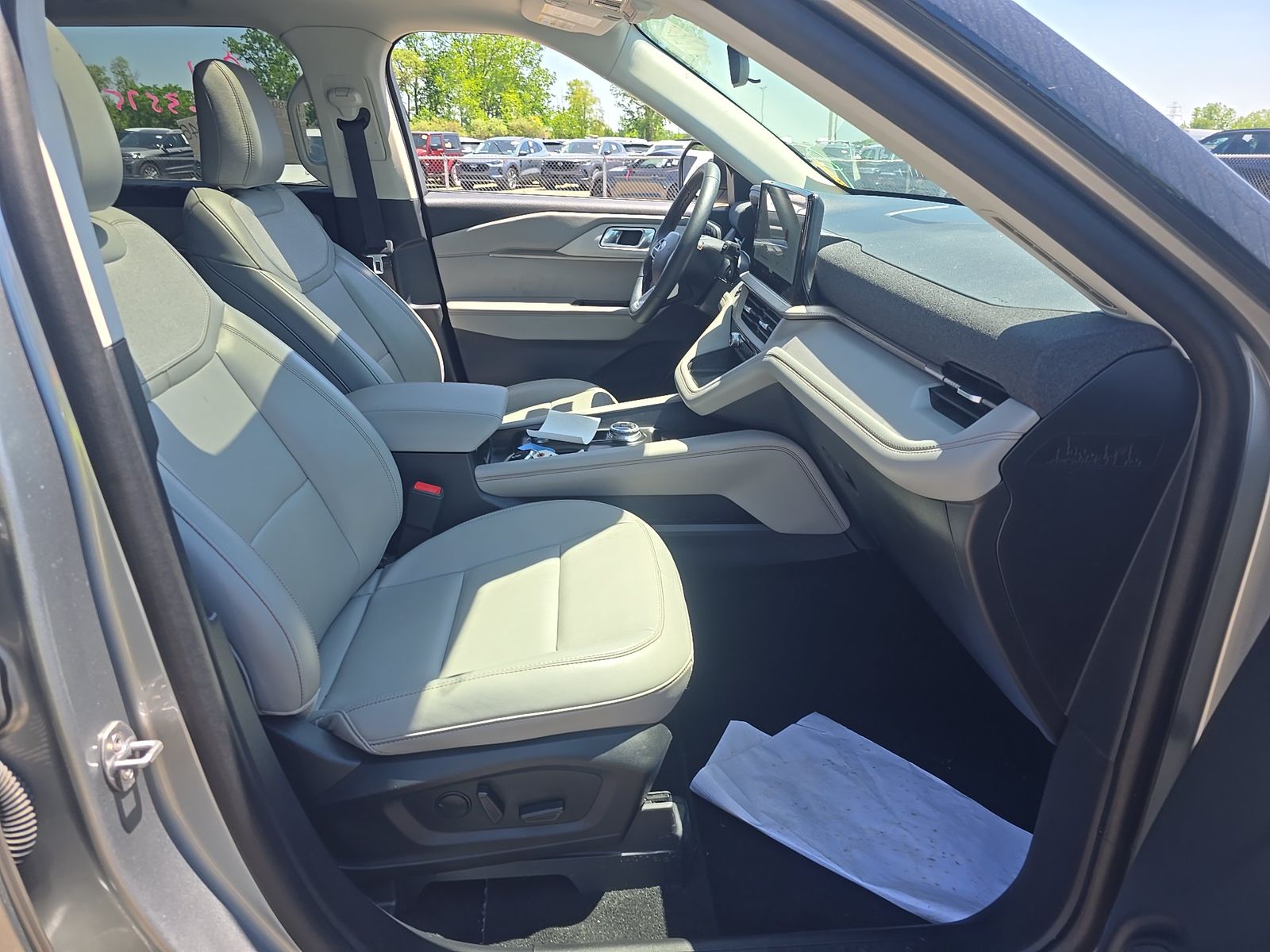 FORD EXPLORER - 9