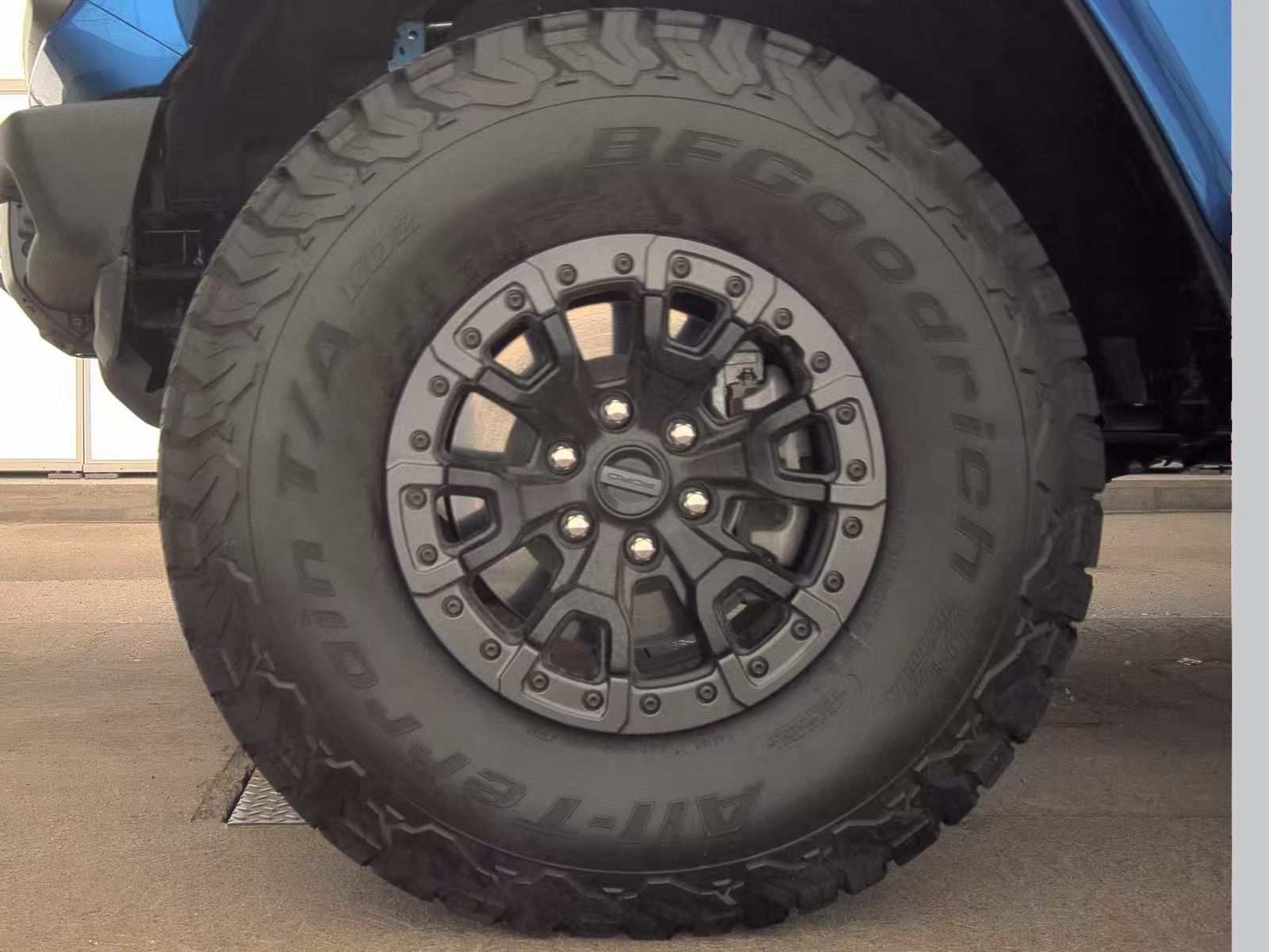 FORD BRONCO - 10