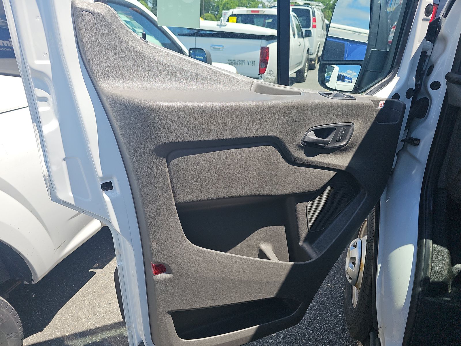 FORD TRANSIT 150 - 10