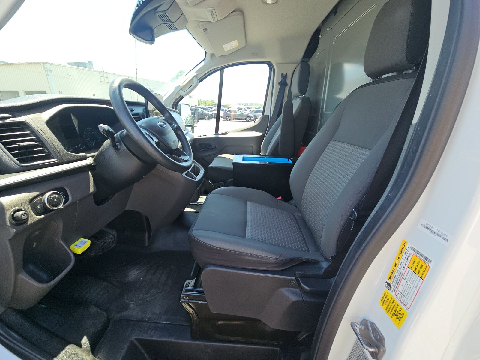 FORD TRANSIT 150 - 8