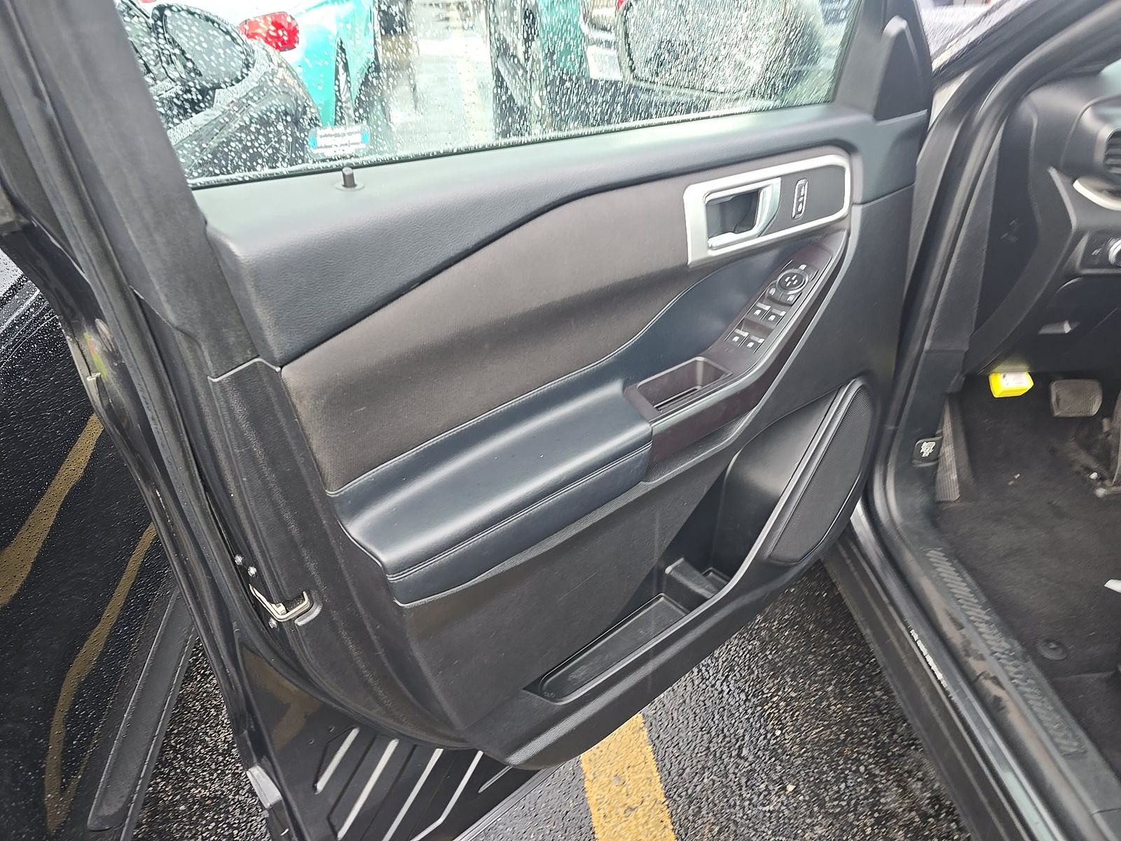 FORD EXPLORER - 10