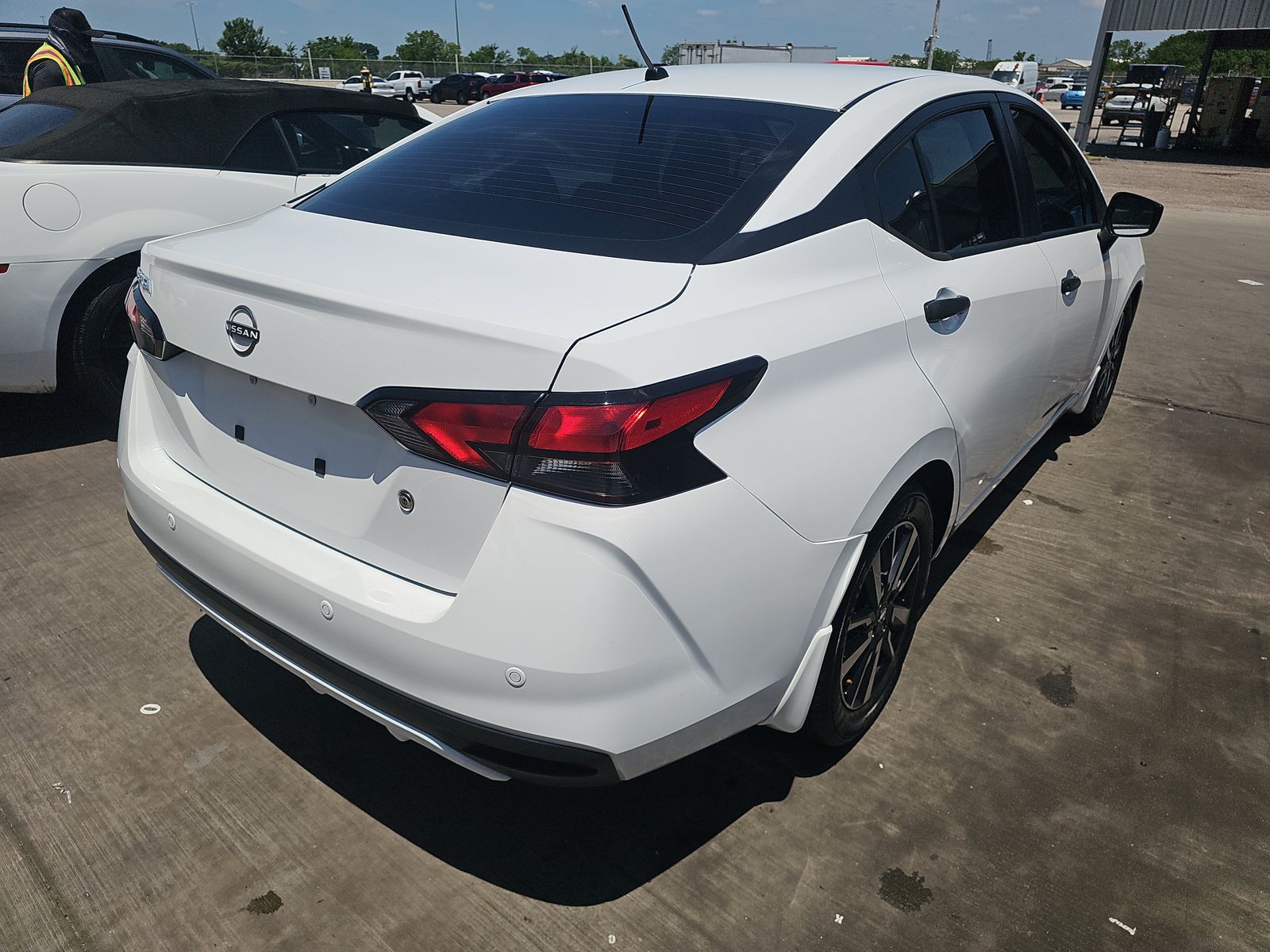 NISSAN VERSA - 5