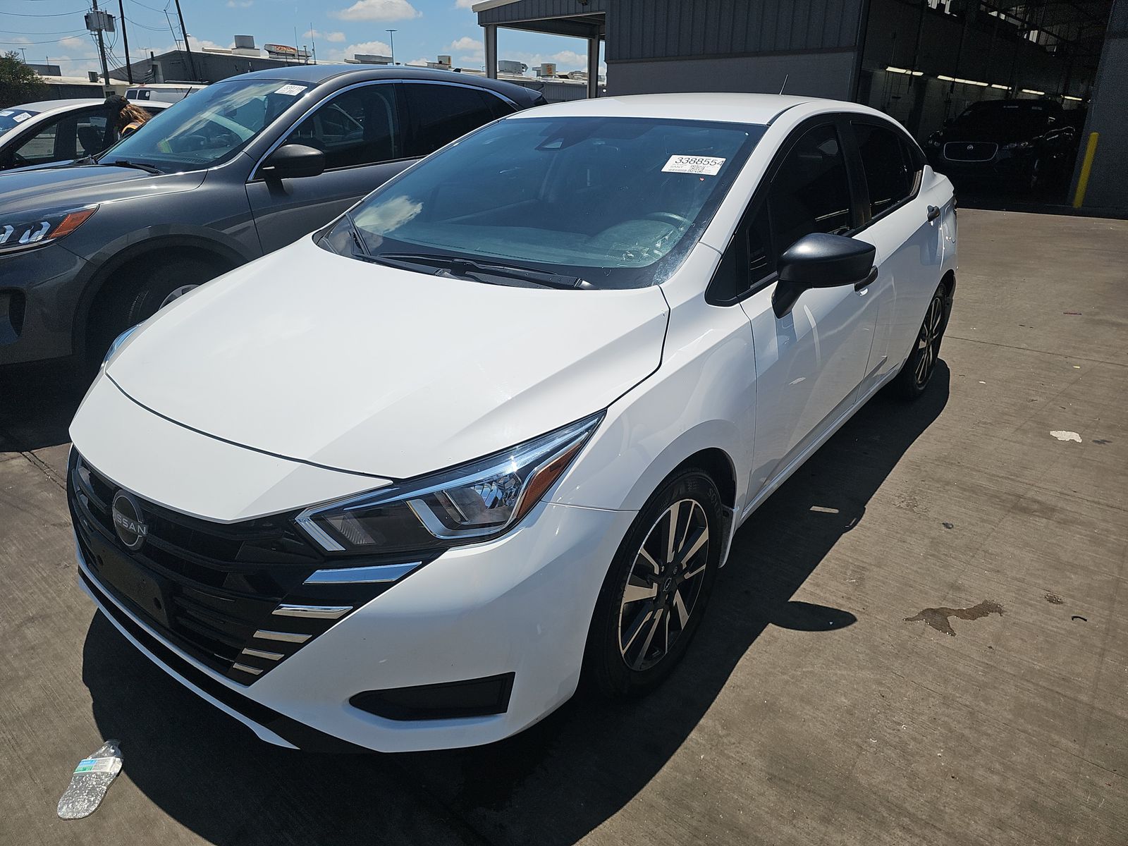 NISSAN VERSA - 1