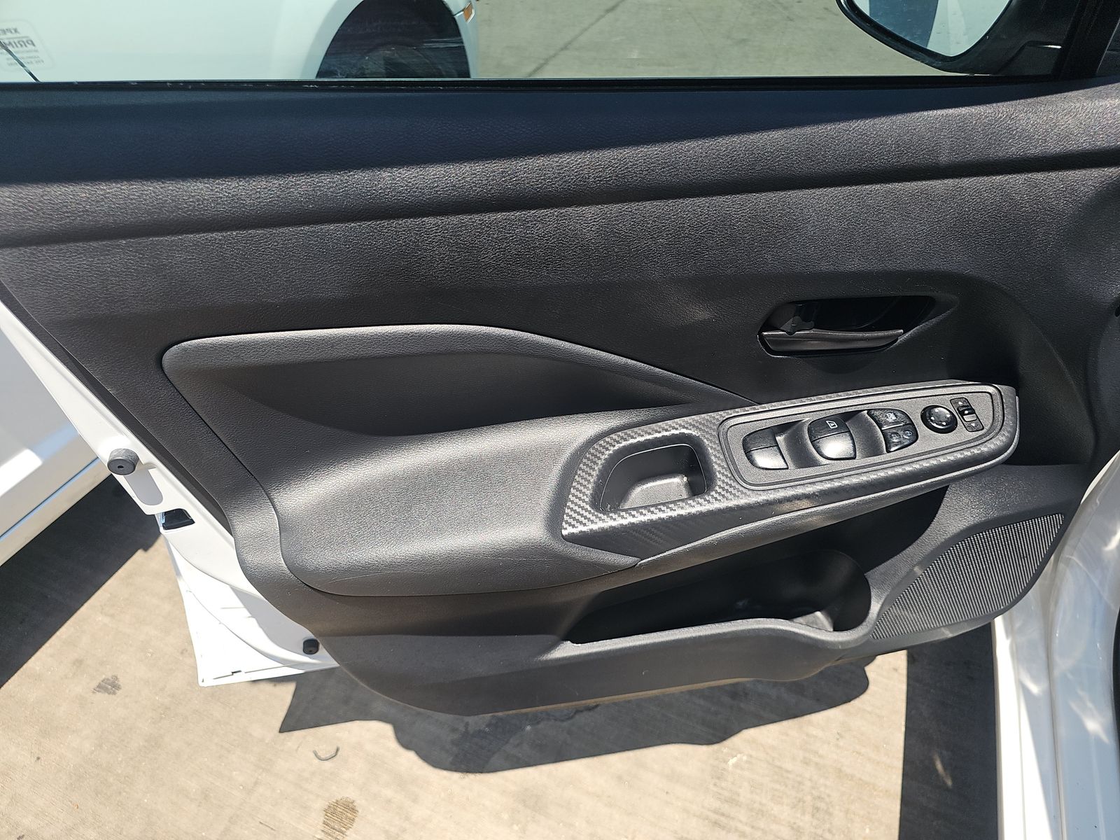 NISSAN VERSA - 10
