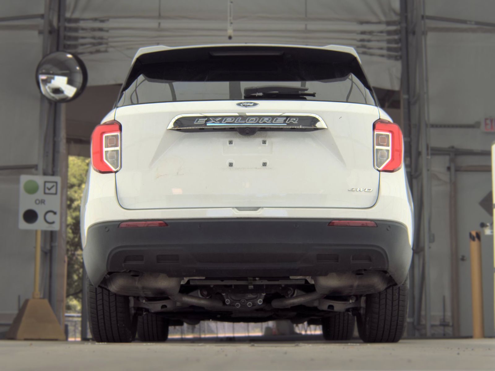 FORD EXPLORER - 8