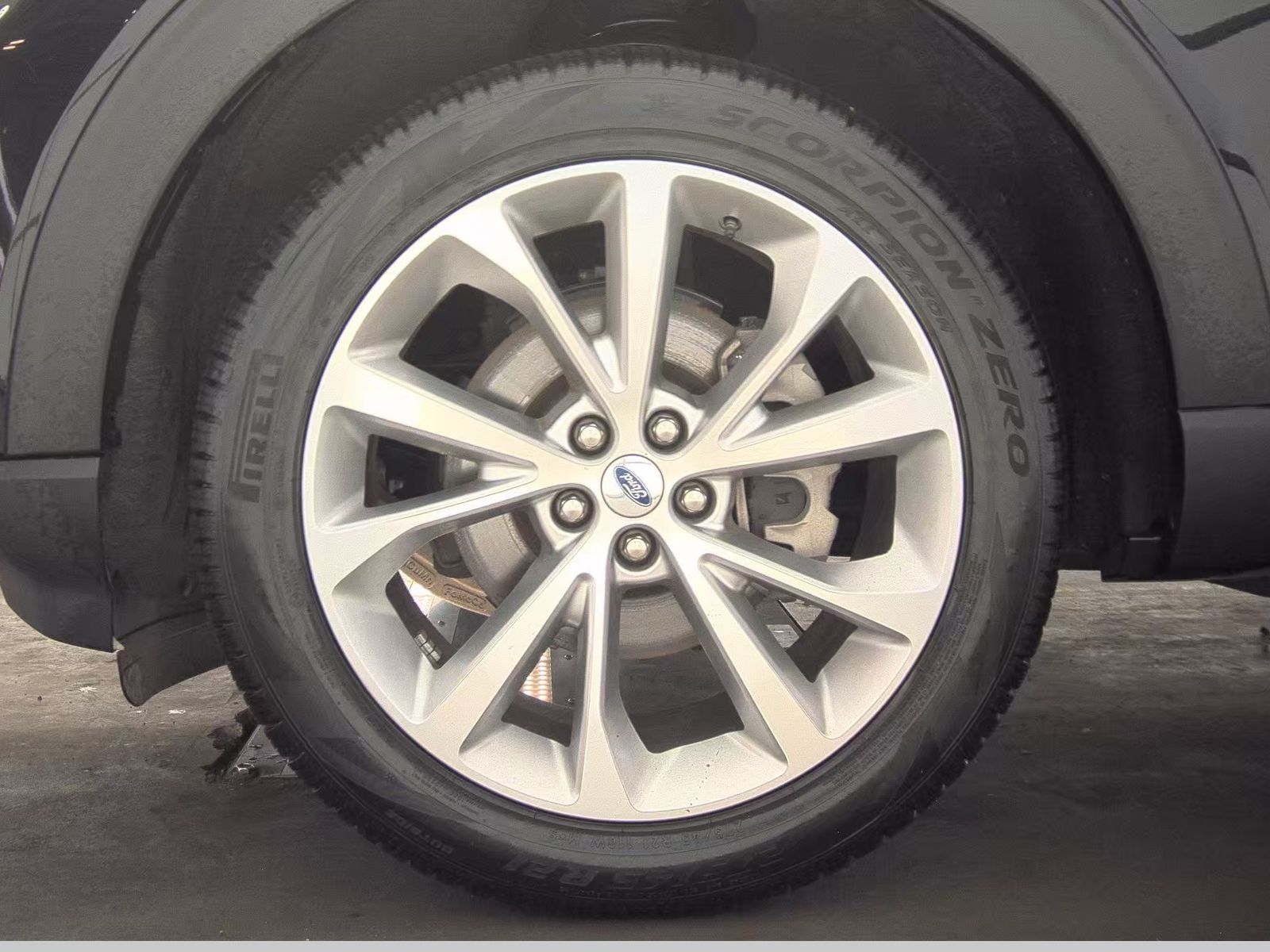FORD EXPLORER - 10