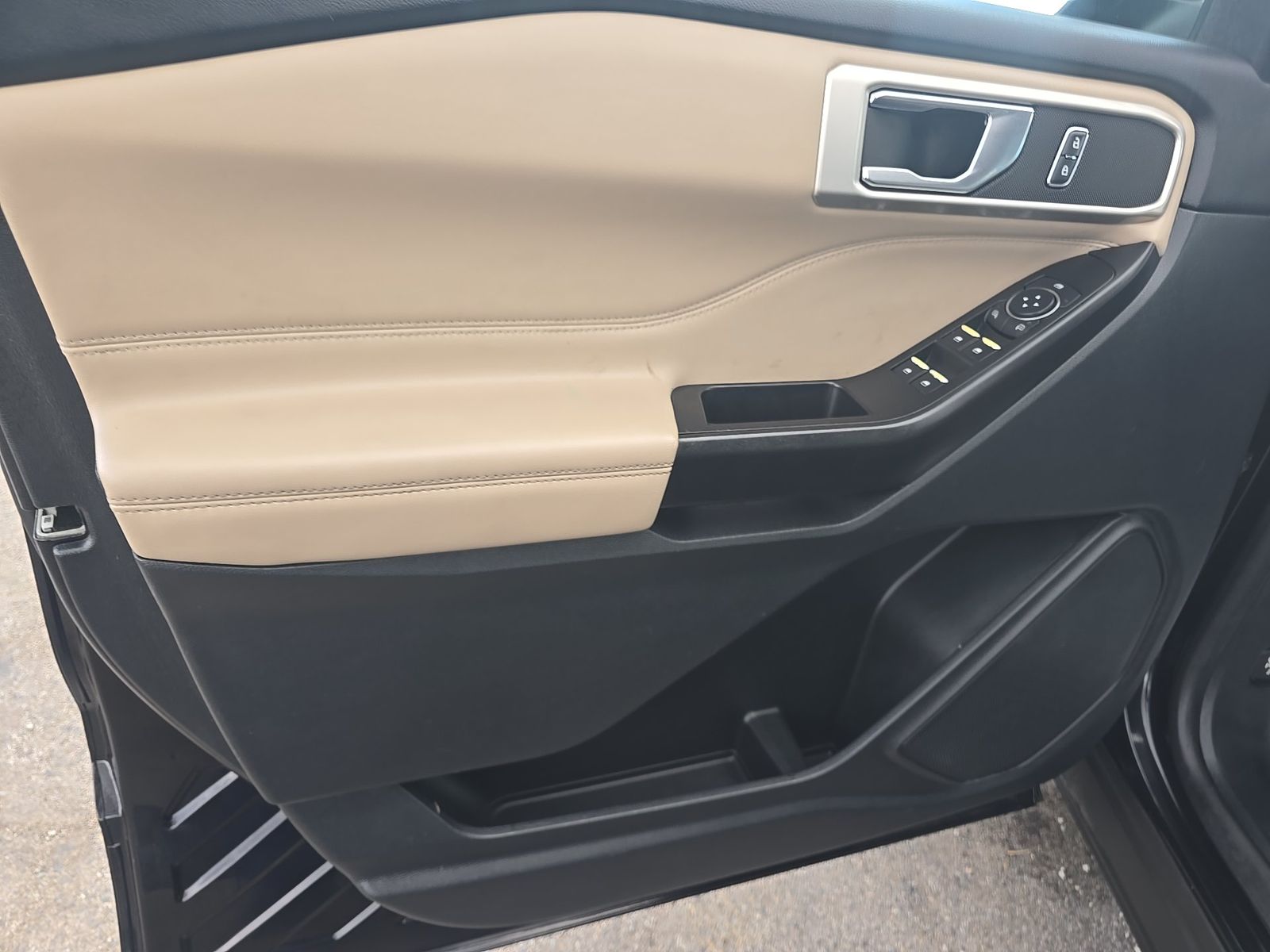 FORD EXPLORER - 10