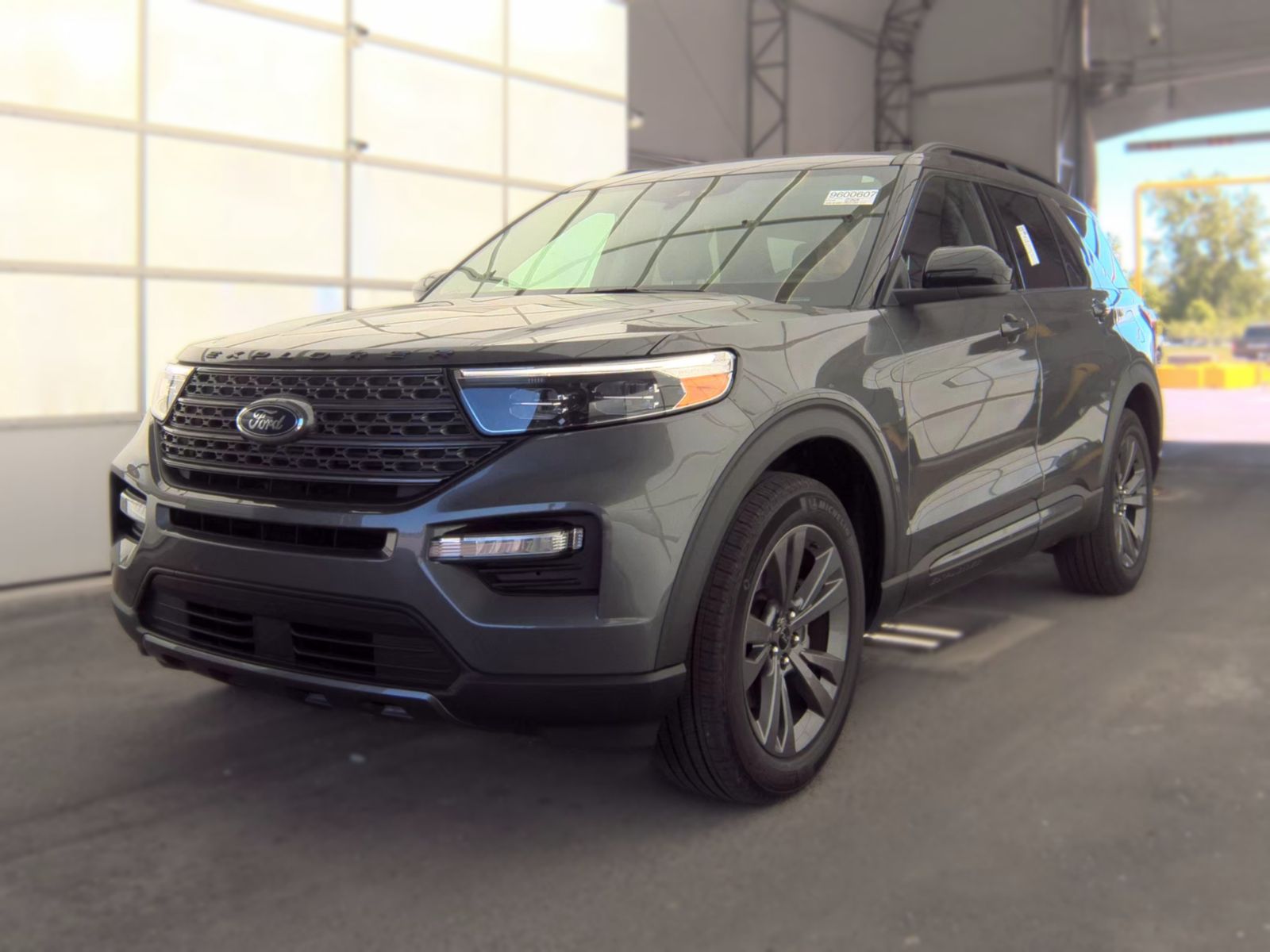 FORD EXPLORER - 1