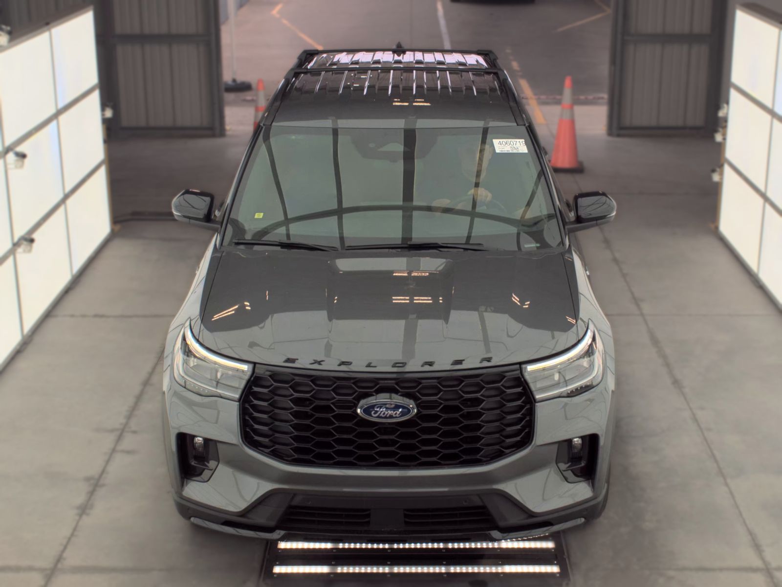 FORD EXPLORER - 3