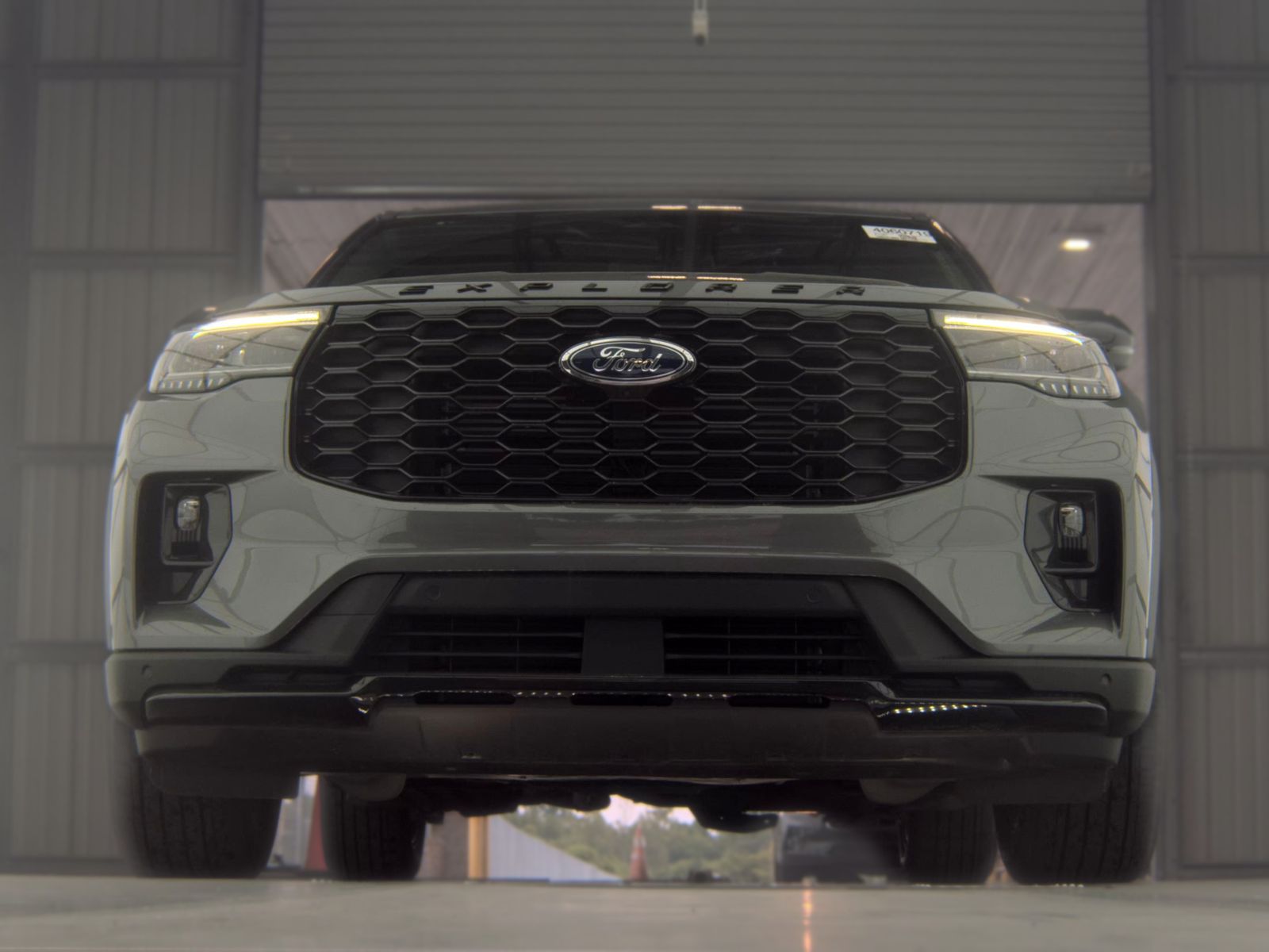 FORD EXPLORER - 4