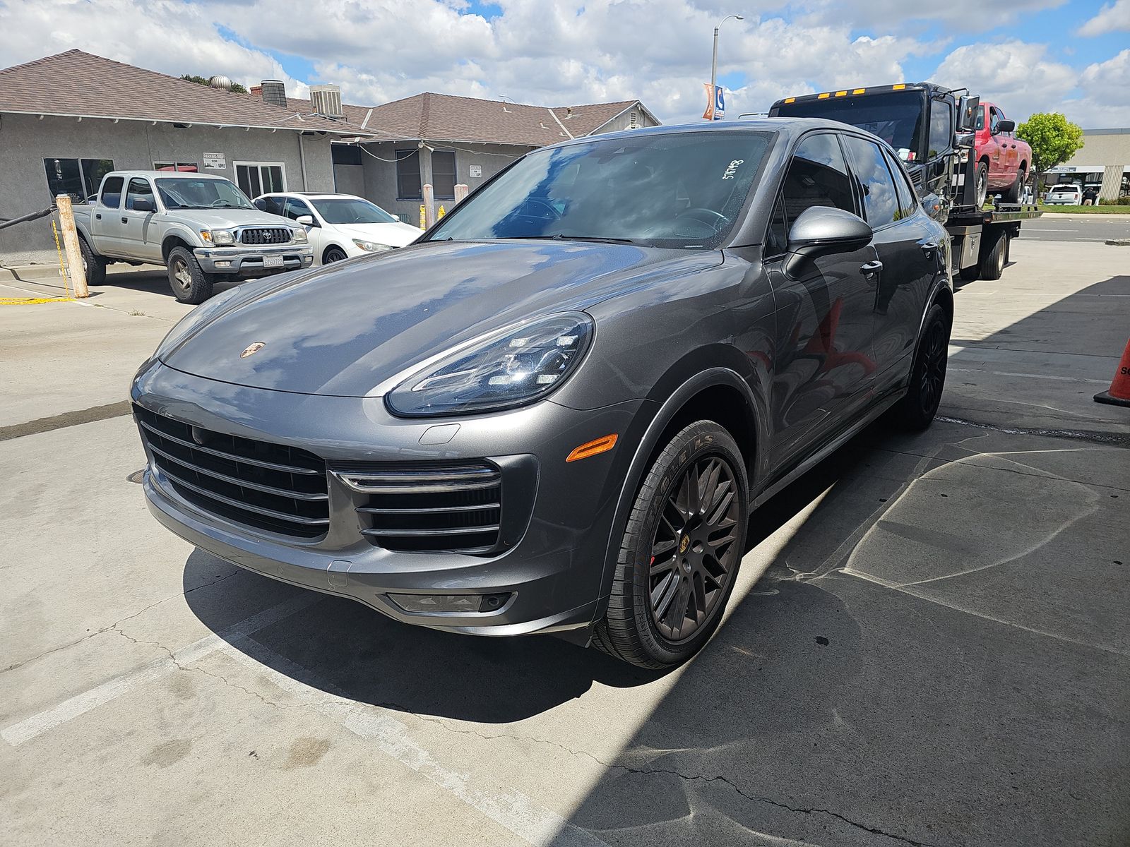 PORSCHE CAYENNE - 1