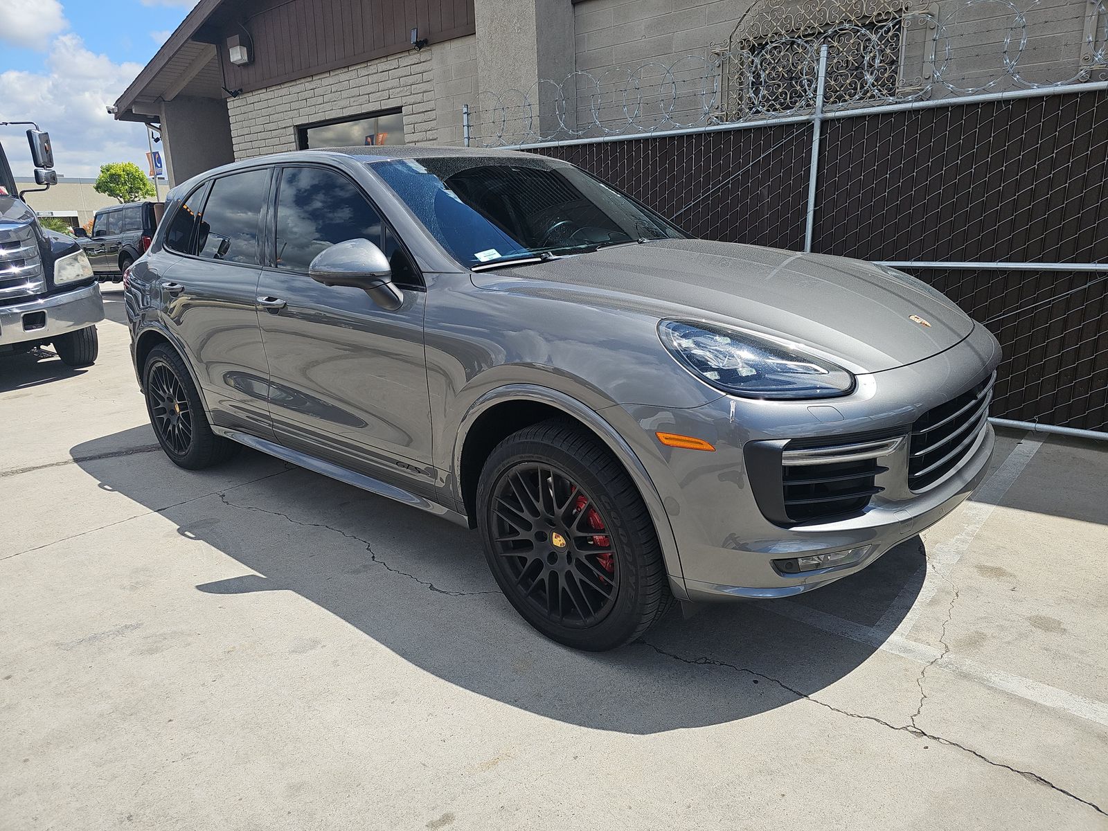 PORSCHE CAYENNE - 4