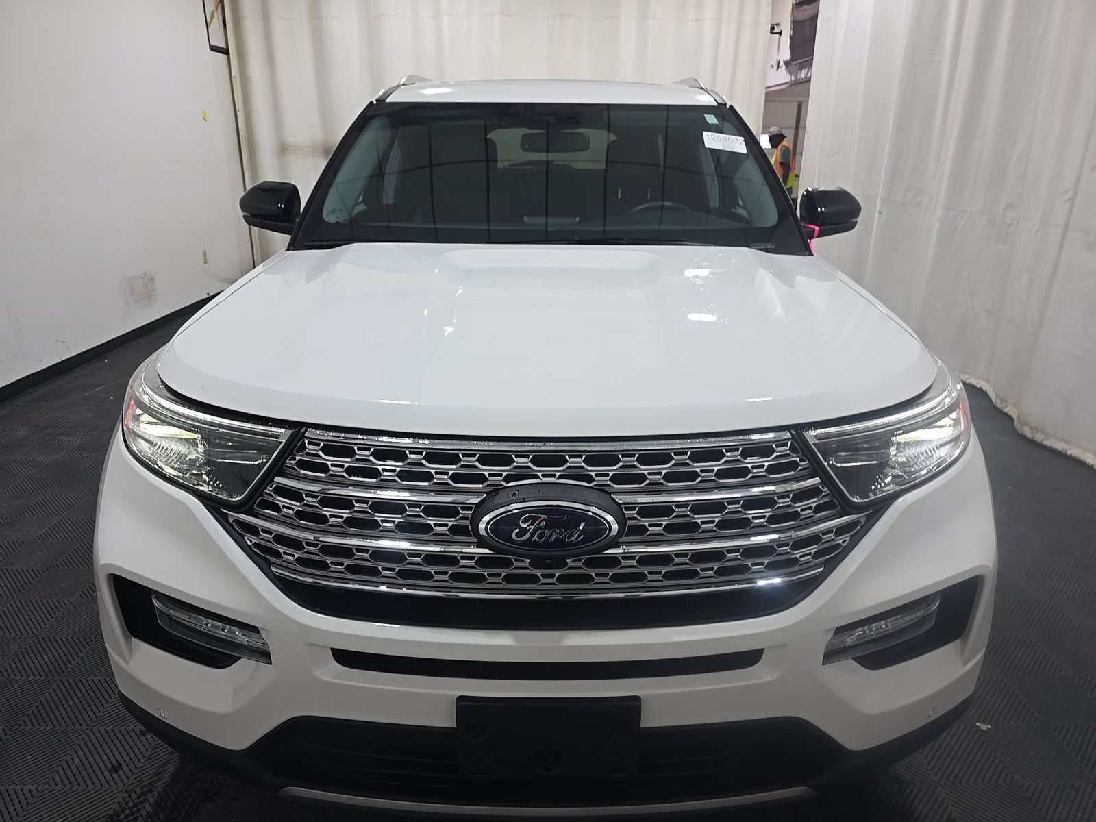 FORD EXPLORER - 3