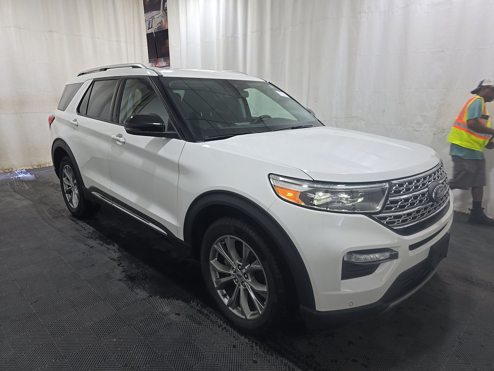 FORD EXPLORER - 4