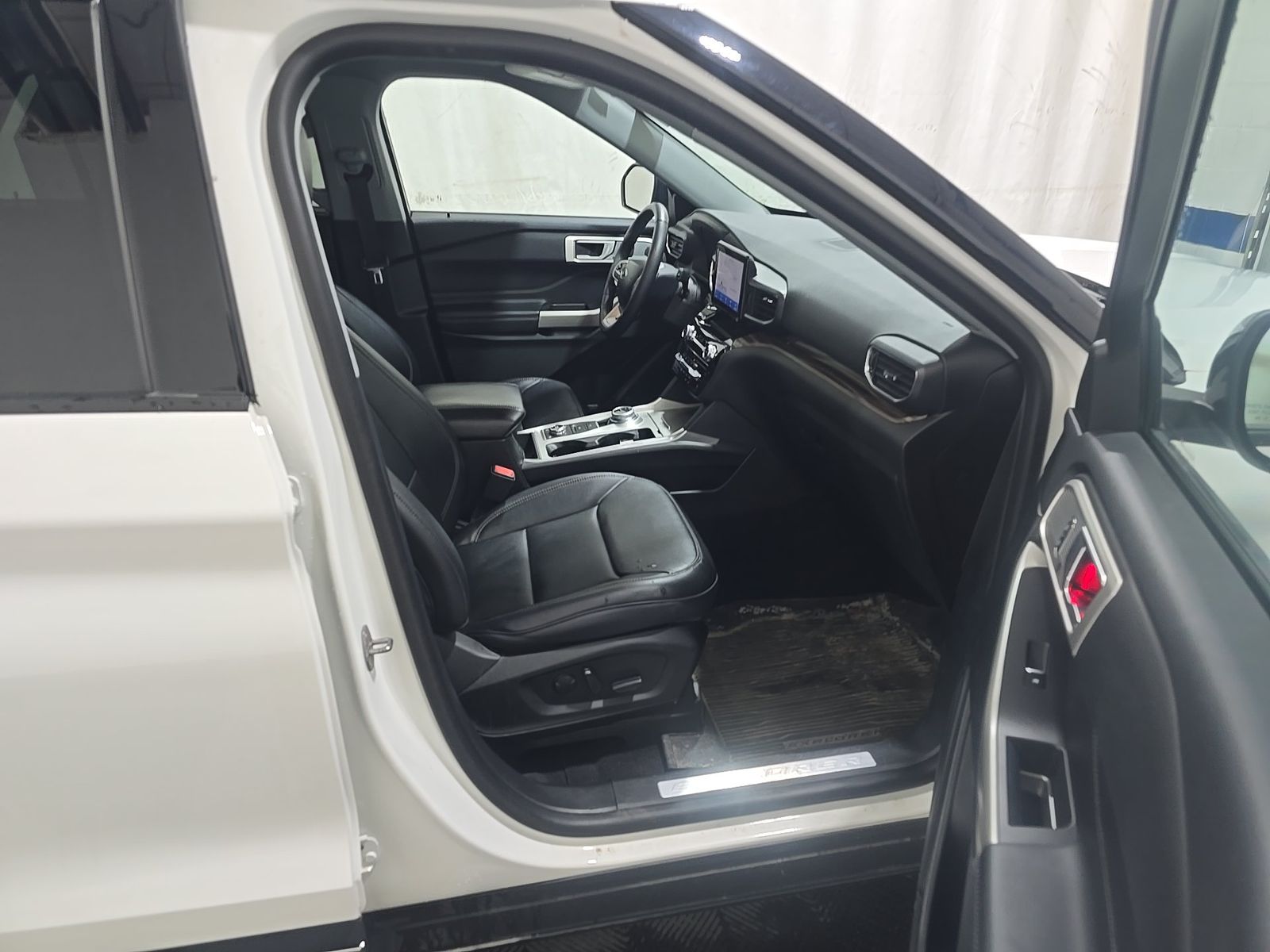 FORD EXPLORER - 9